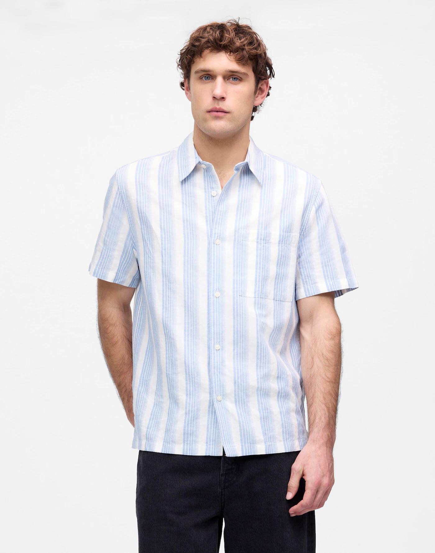 Button-Up Short-Sleeve Shirt in Cotton-Linen Blend Product Image