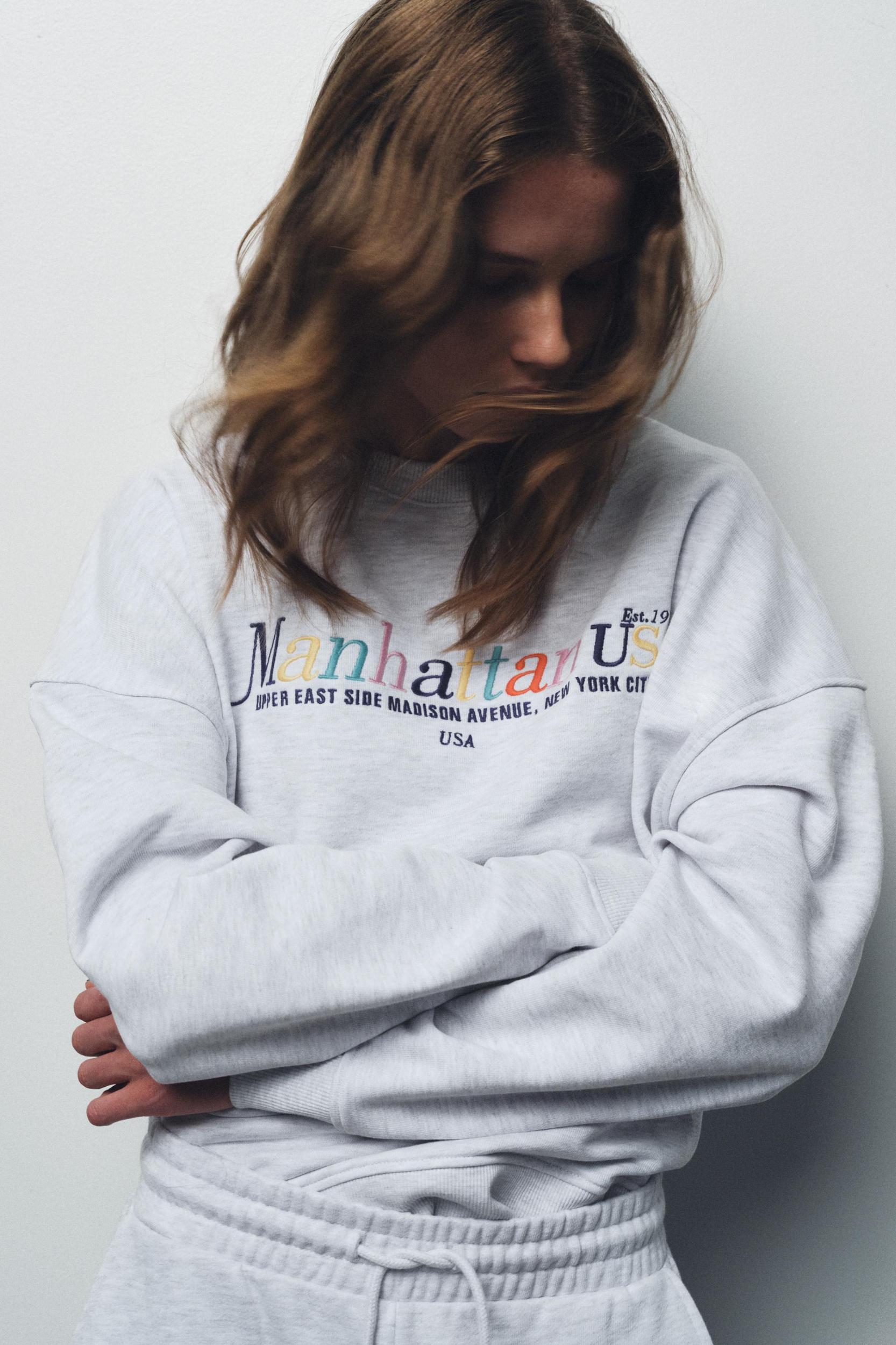 VARSITY SWEATSHIRT Product Image