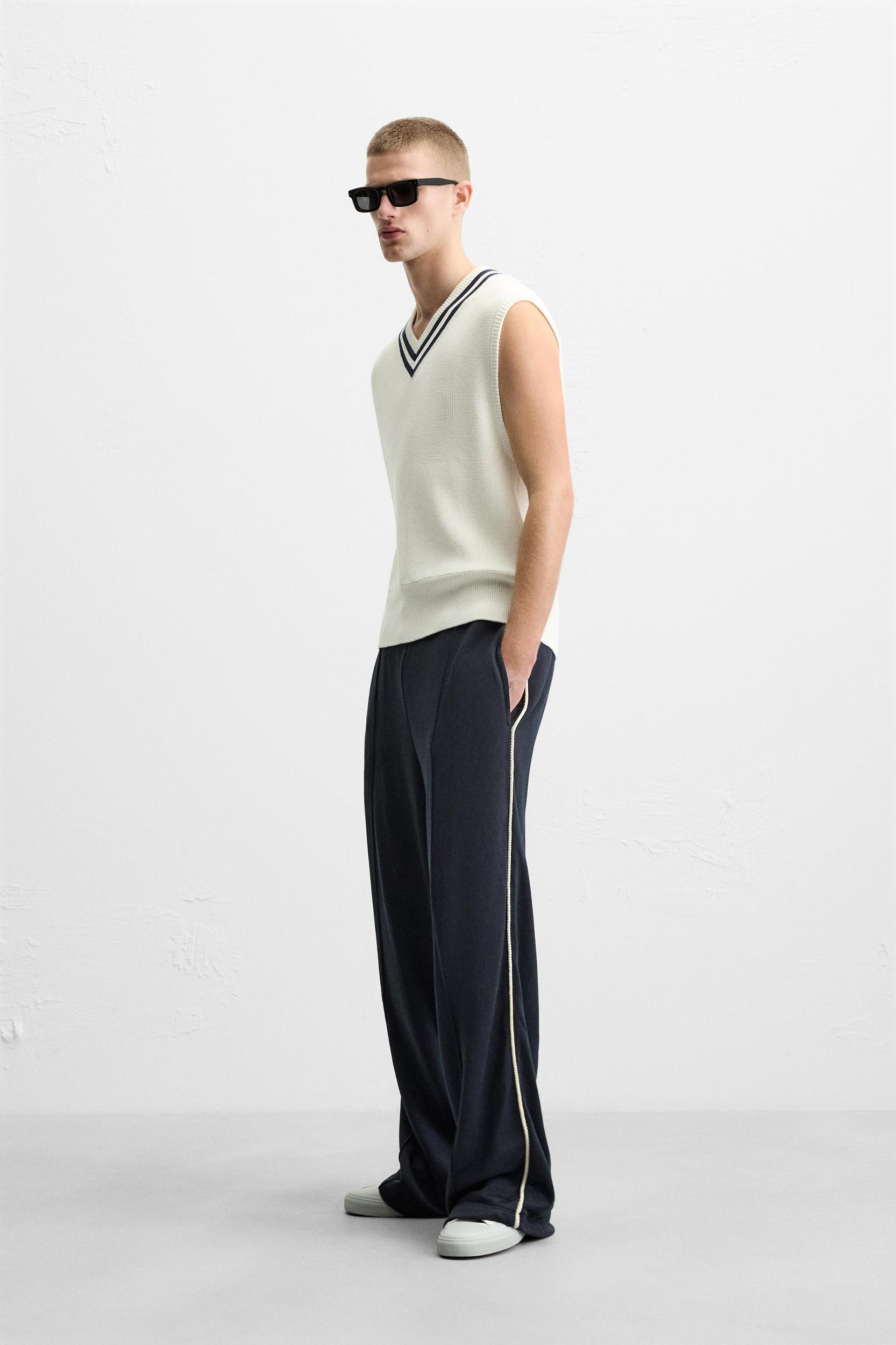 V-NECK VEST Product Image