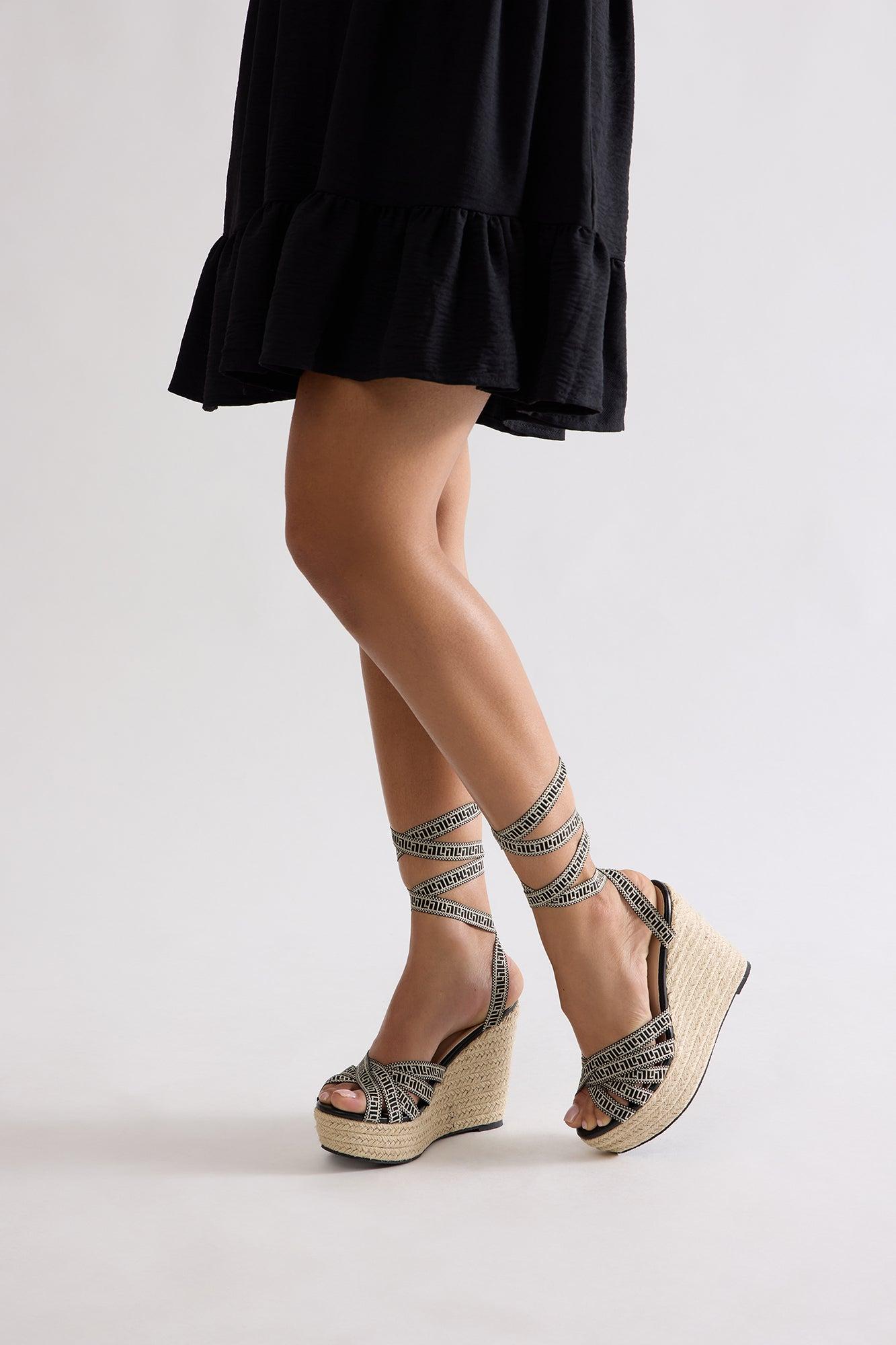 Marv Wrap Up Wedges - Black/White Product Image