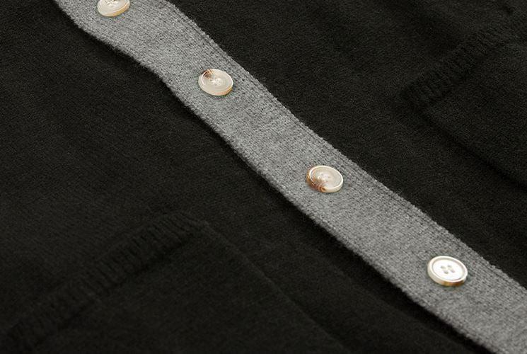 RT No. 3342 BLACK KNITTED CARDIGAN Product Image