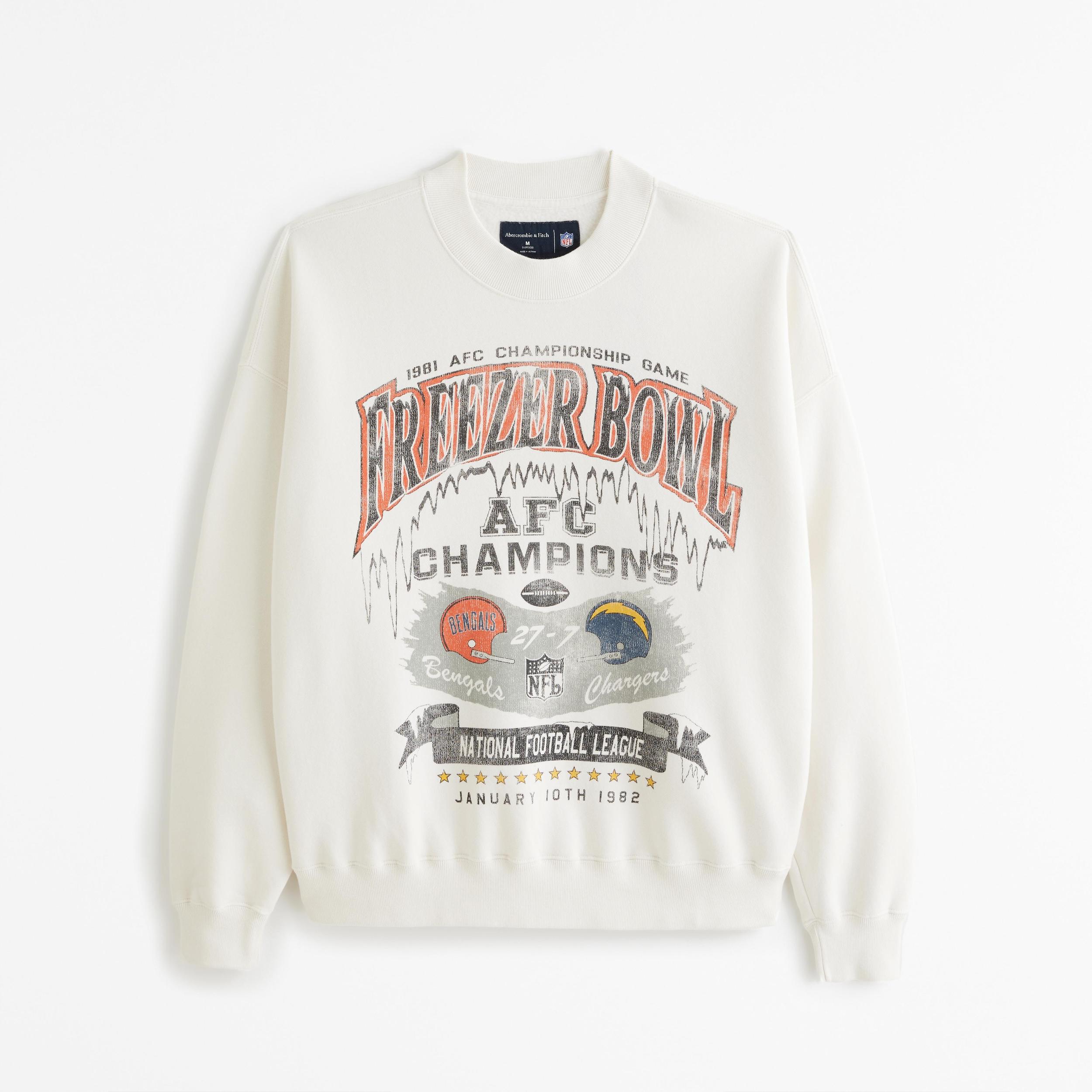 New England Patriots Graphic Crew Sweatshirt Product Image