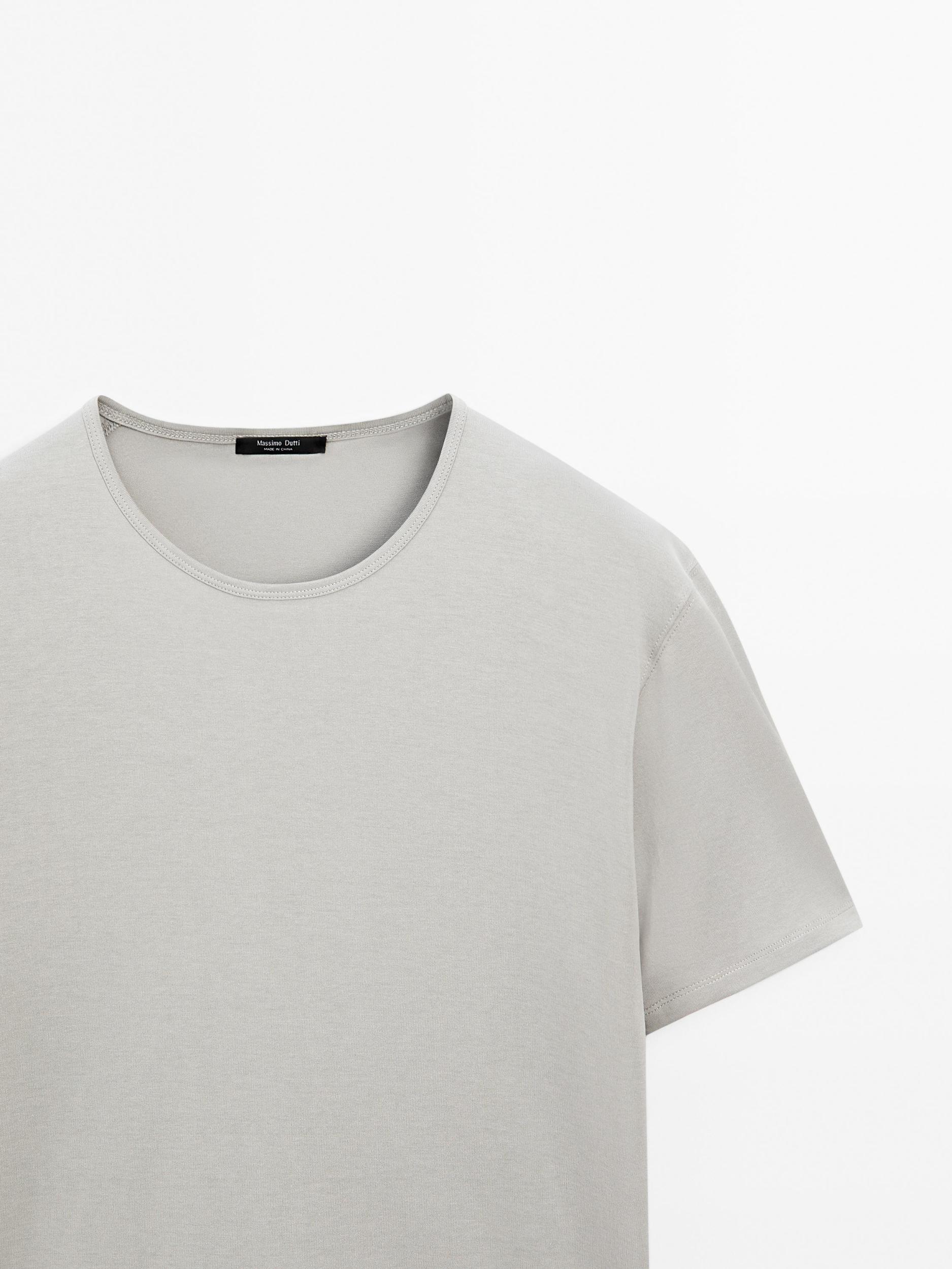 100% cotton lightweight T-shirt Product Image