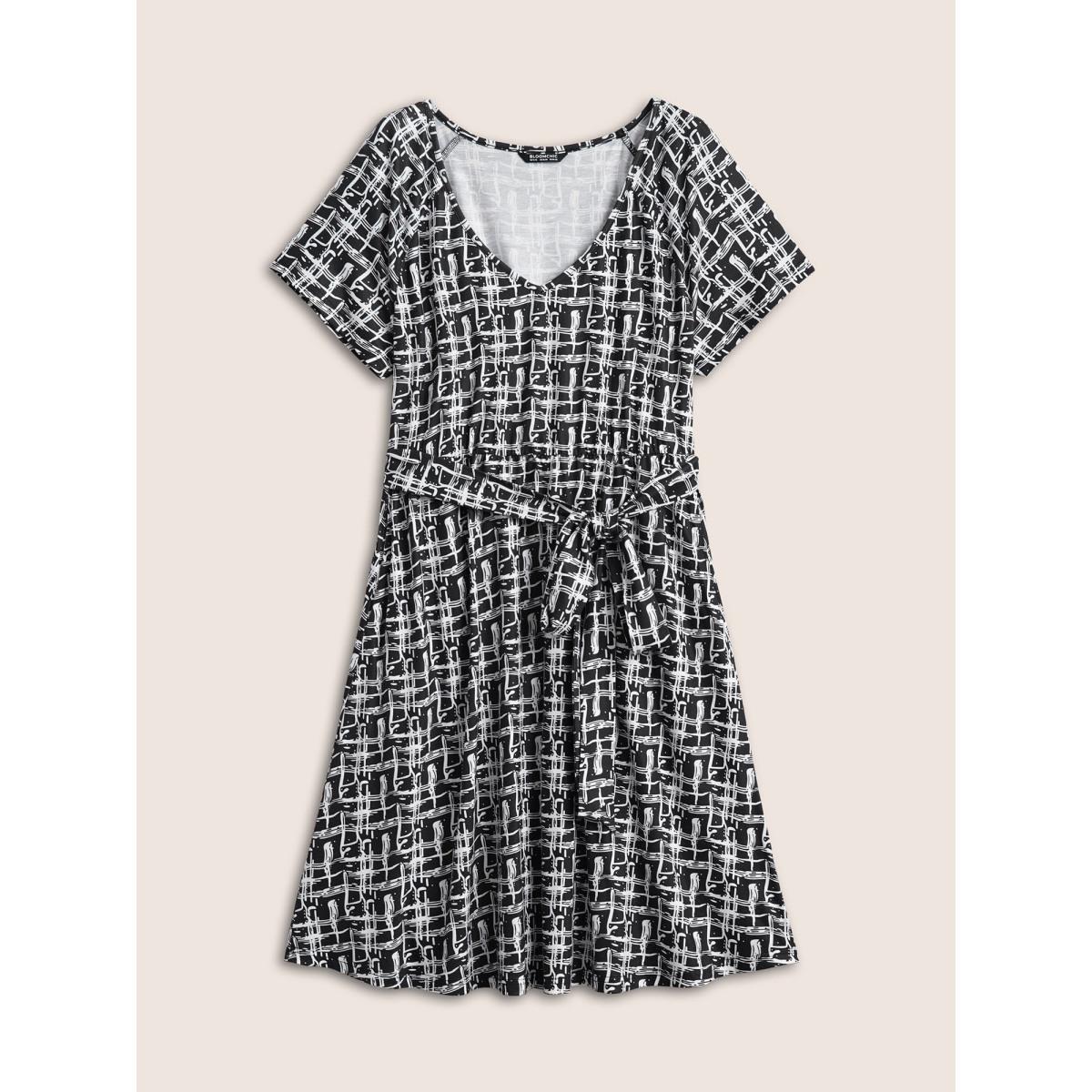 Plus Size Plaid Elastic Waist Belted Pocket Dress Black Women Work From Home Non V-neck Short sleeve Curvy Midi Dress BloomChic 14-16/1X Product Image