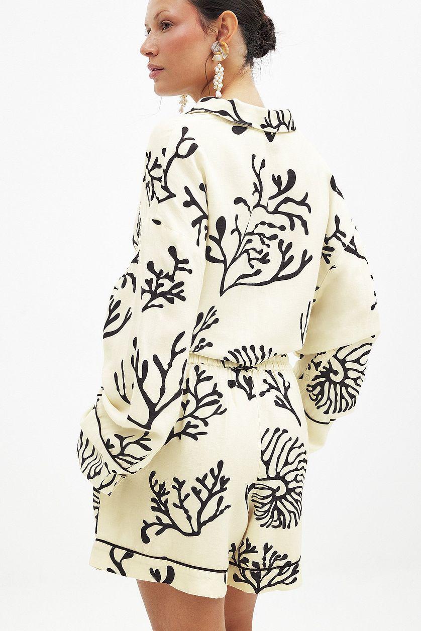 Viscose Wide Mid Waist Shorts Product Image