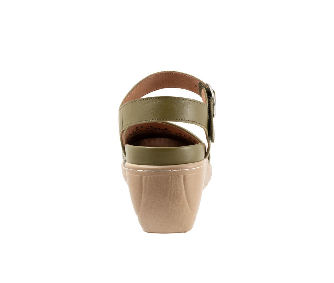 Women's Softwalk Mabelle Perf Clogs Product Image