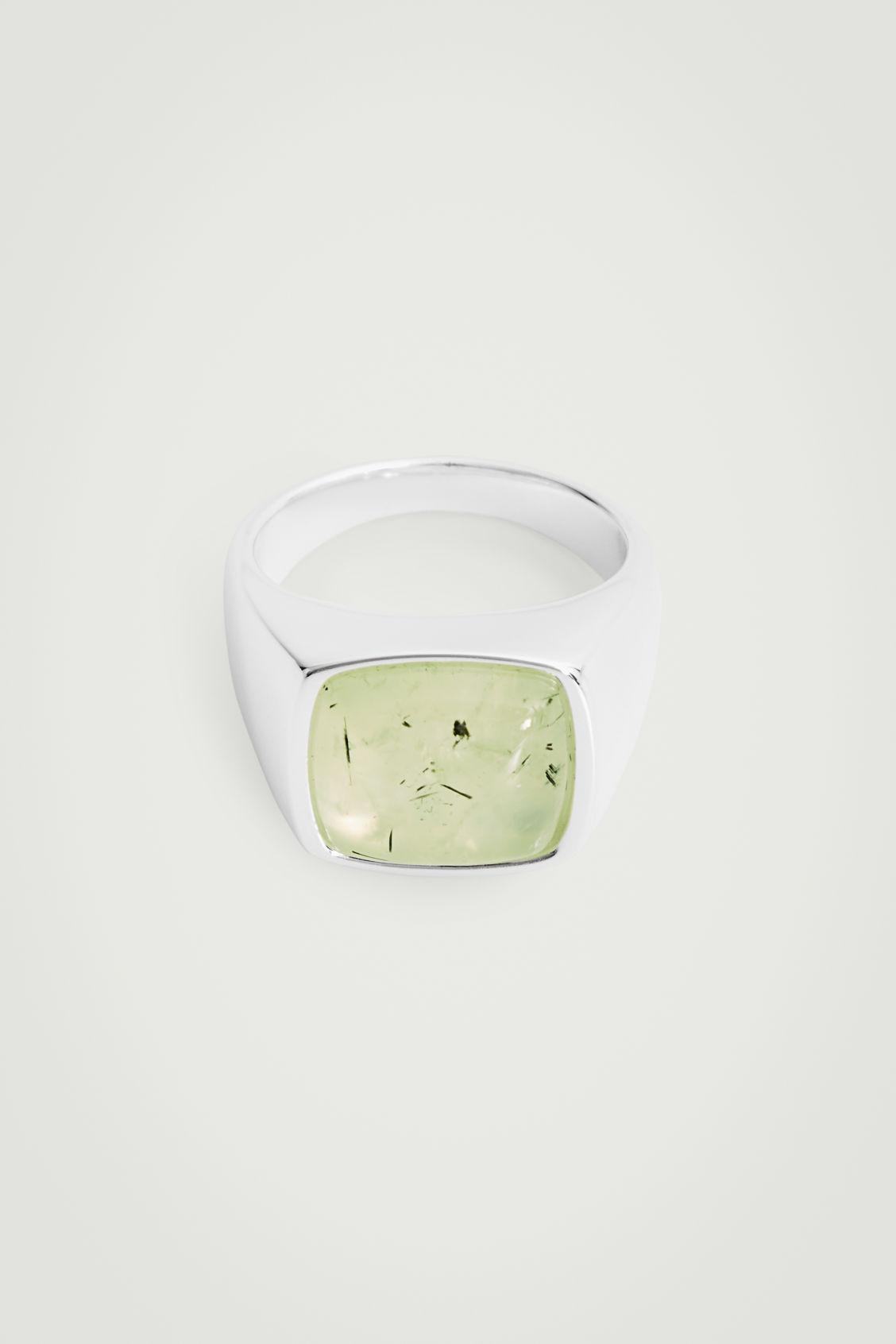 THE QUARTZ SILVER SIGNET RING Product Image