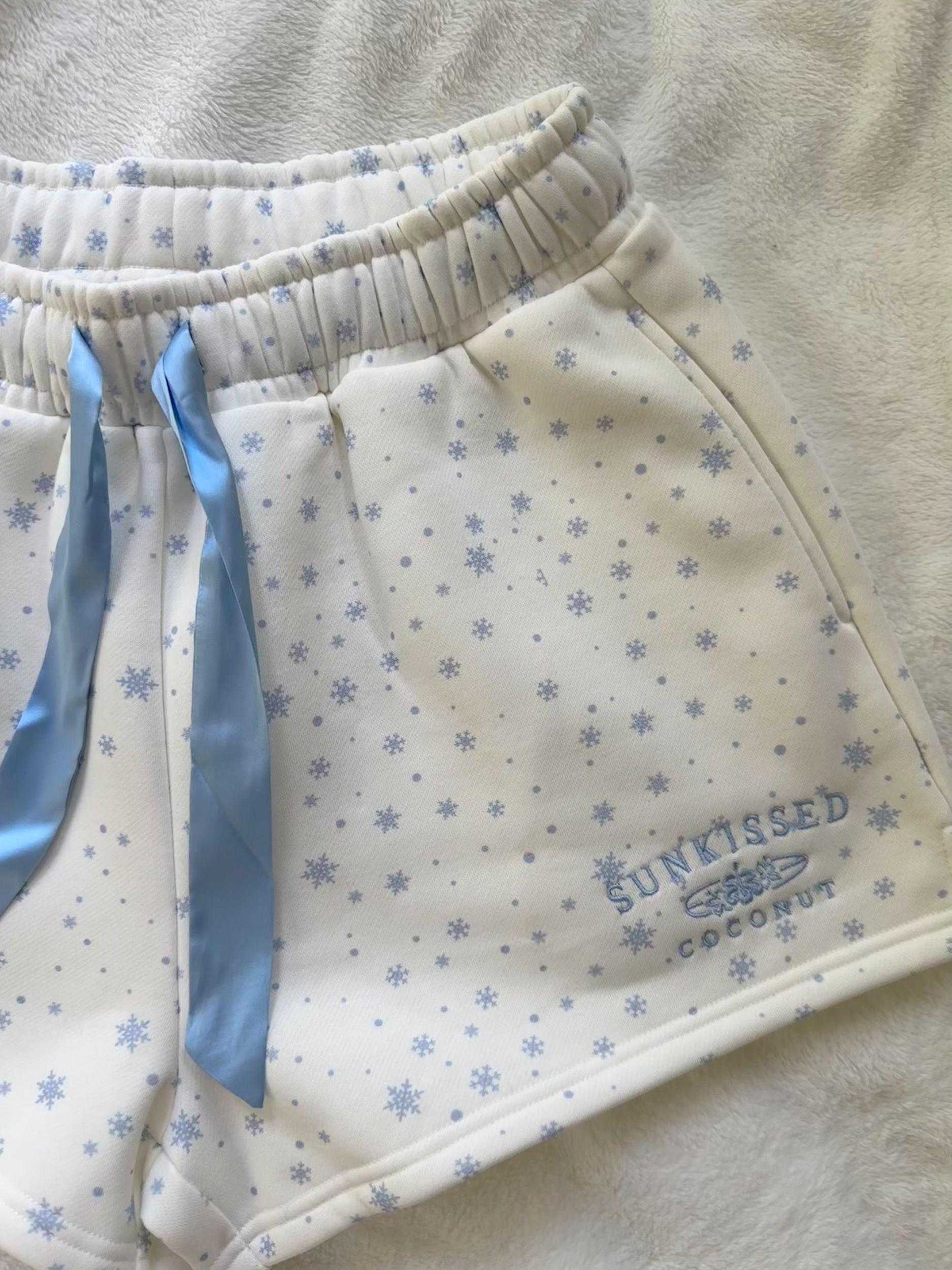 Snowflake Sunkissedcoconut Embroider Shorts Product Image