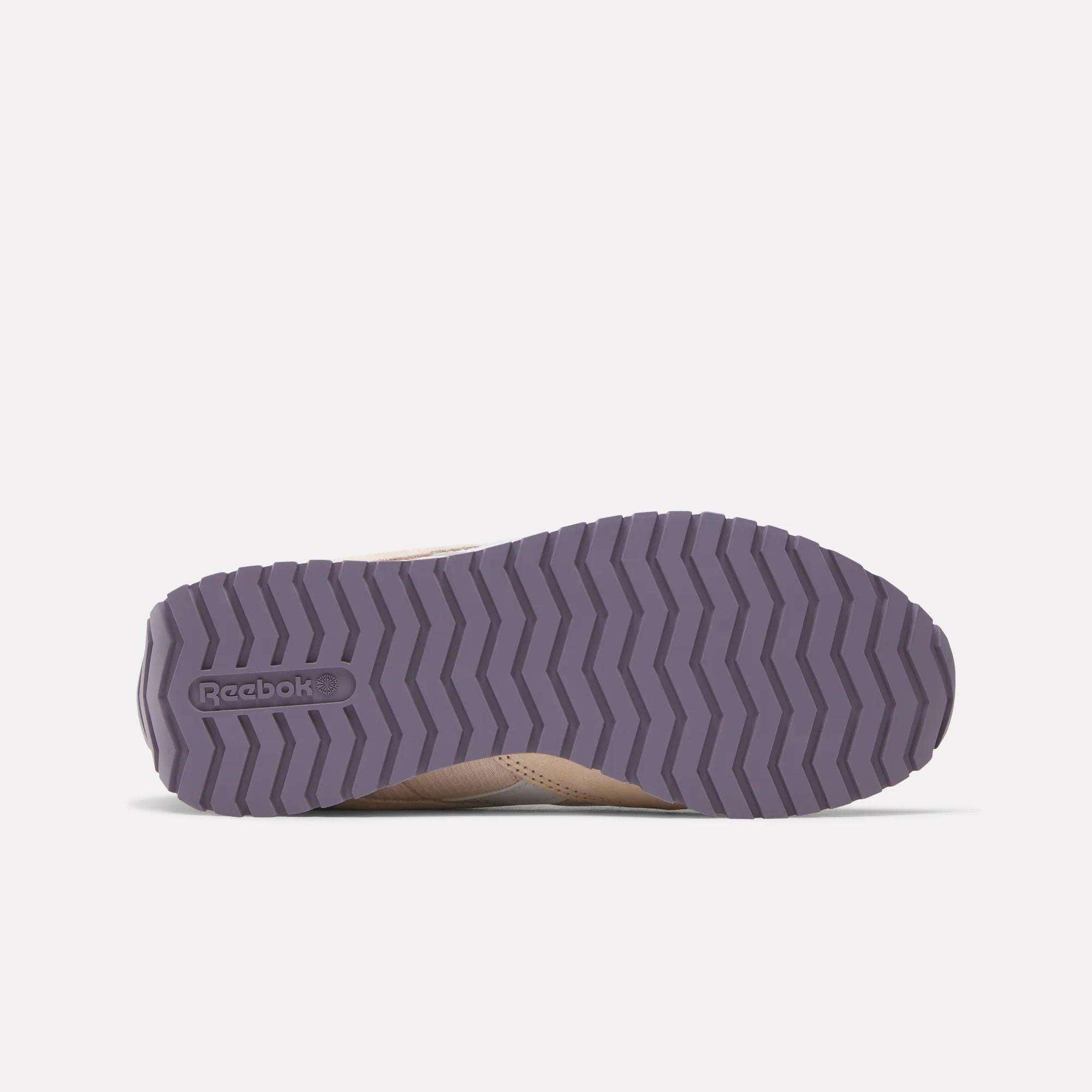 Women's Classic AZ Shoes Female Product Image