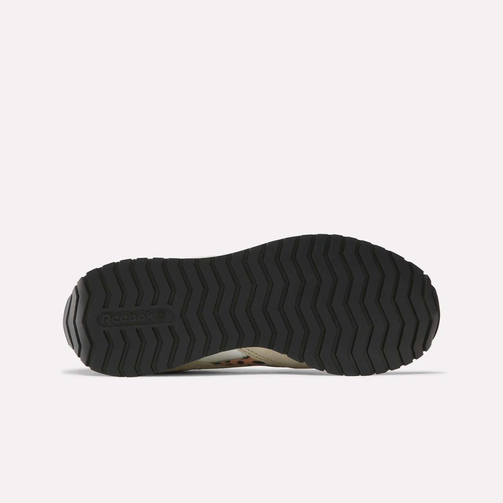 Women's Classic AZ Shoes Female Product Image