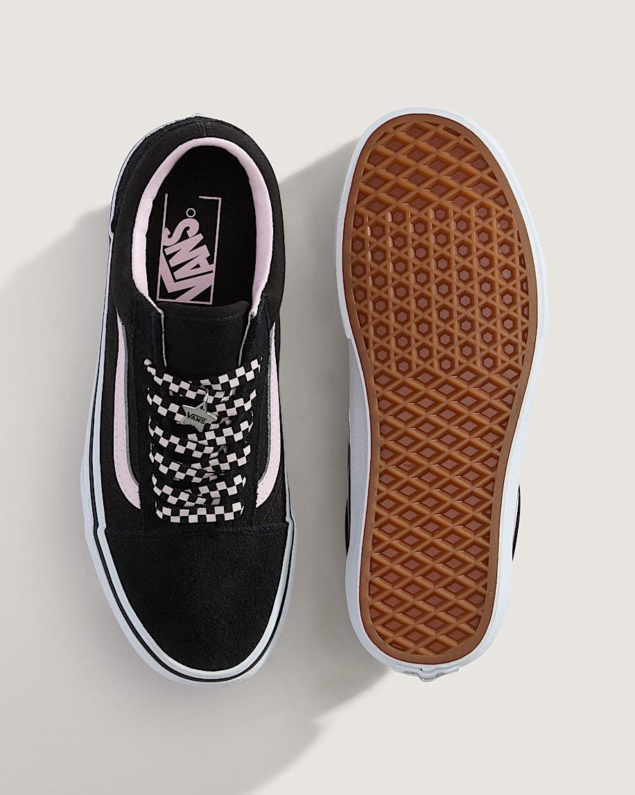Old Skool Shoe in Black / White| Vans US Product Image