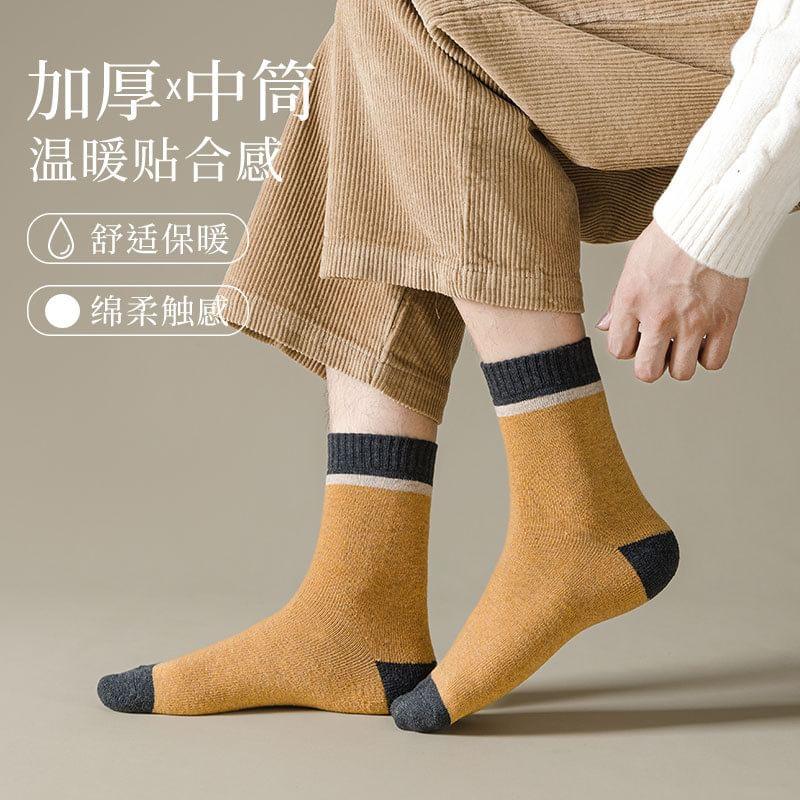 Two Tone Crew Socks Product Image