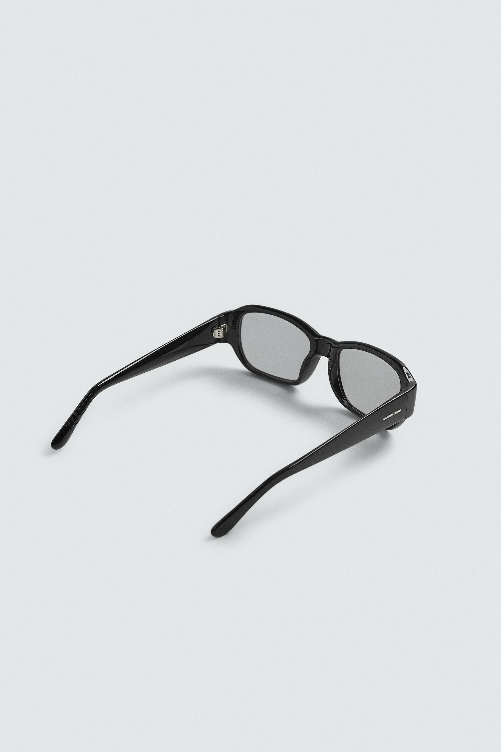 RECTANGULAR SUNGLASSES Product Image