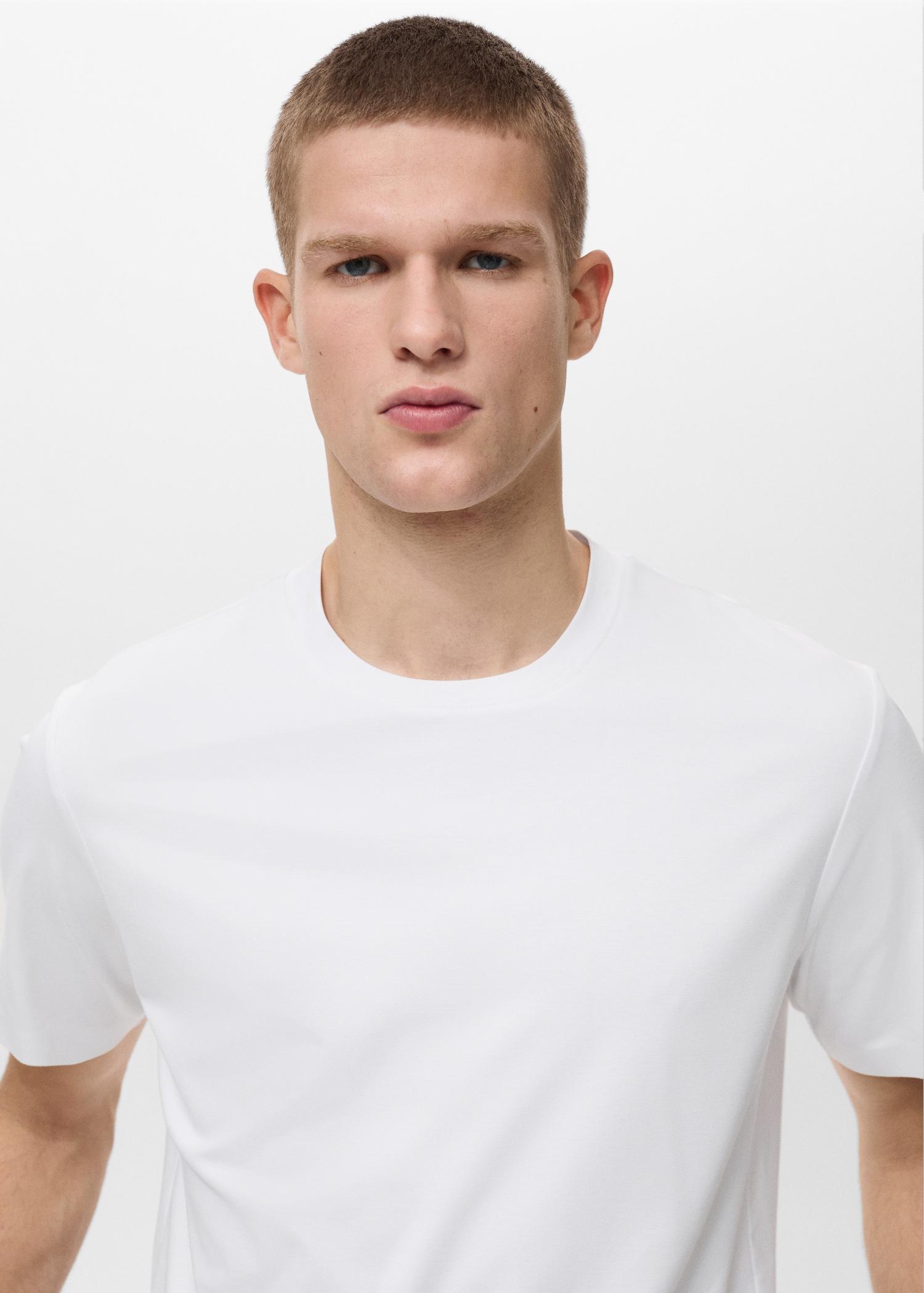 COOLMAX® slim fit t-shirt - Men | MANGO USA Product Image