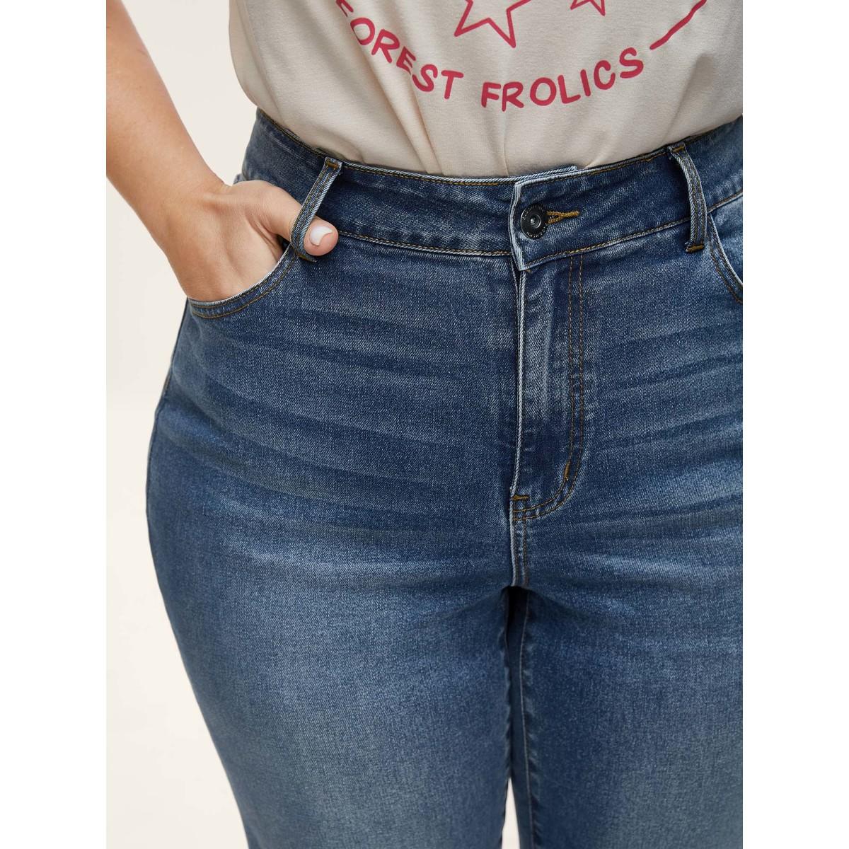 Plus Size Classic Pockets Boyfriend Jeans Women Midblue Leisure High stretch Slanted pocket Jeans BloomChic 28/5X Product Image