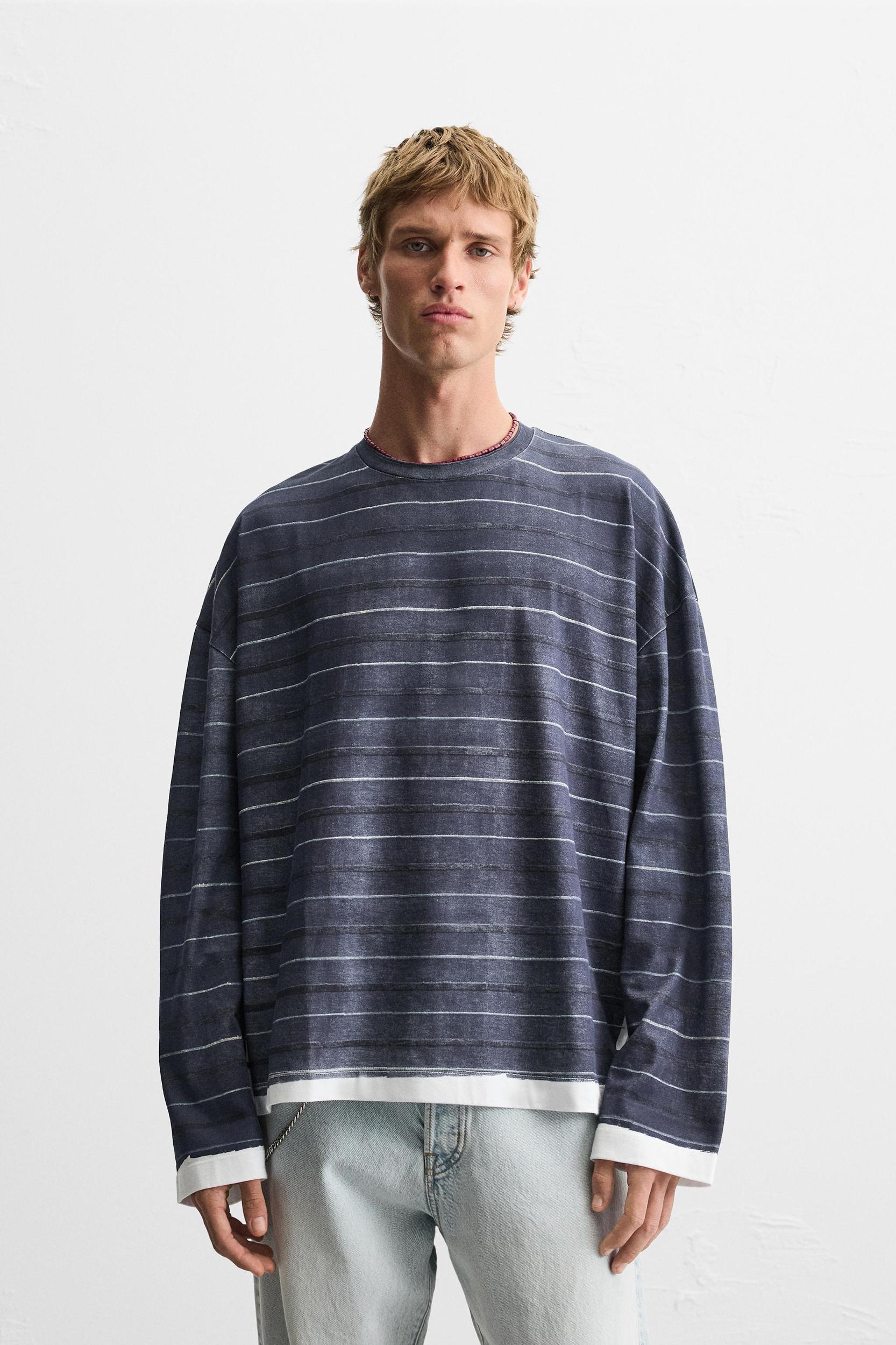 STRIPE PRINT T-SHIRT Product Image