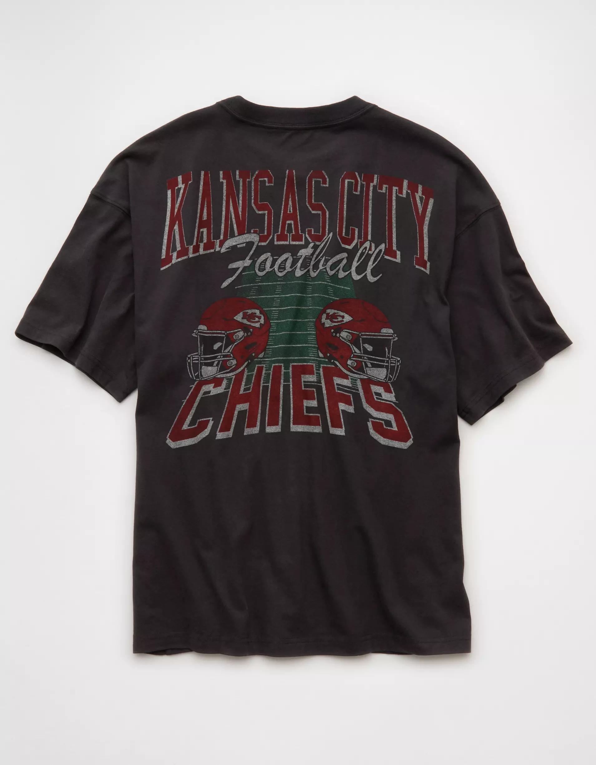 AE Boxy NFL Kansas City Chiefs Graphic T-Shirt Product Image