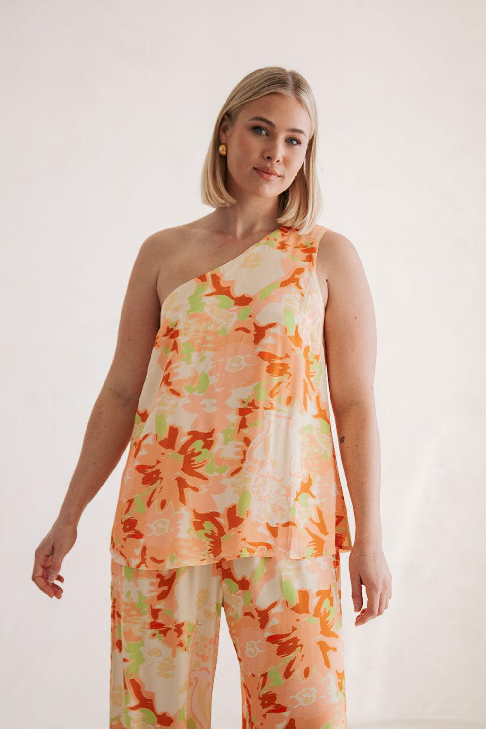 Parlour Top - Motion Floral Product Image