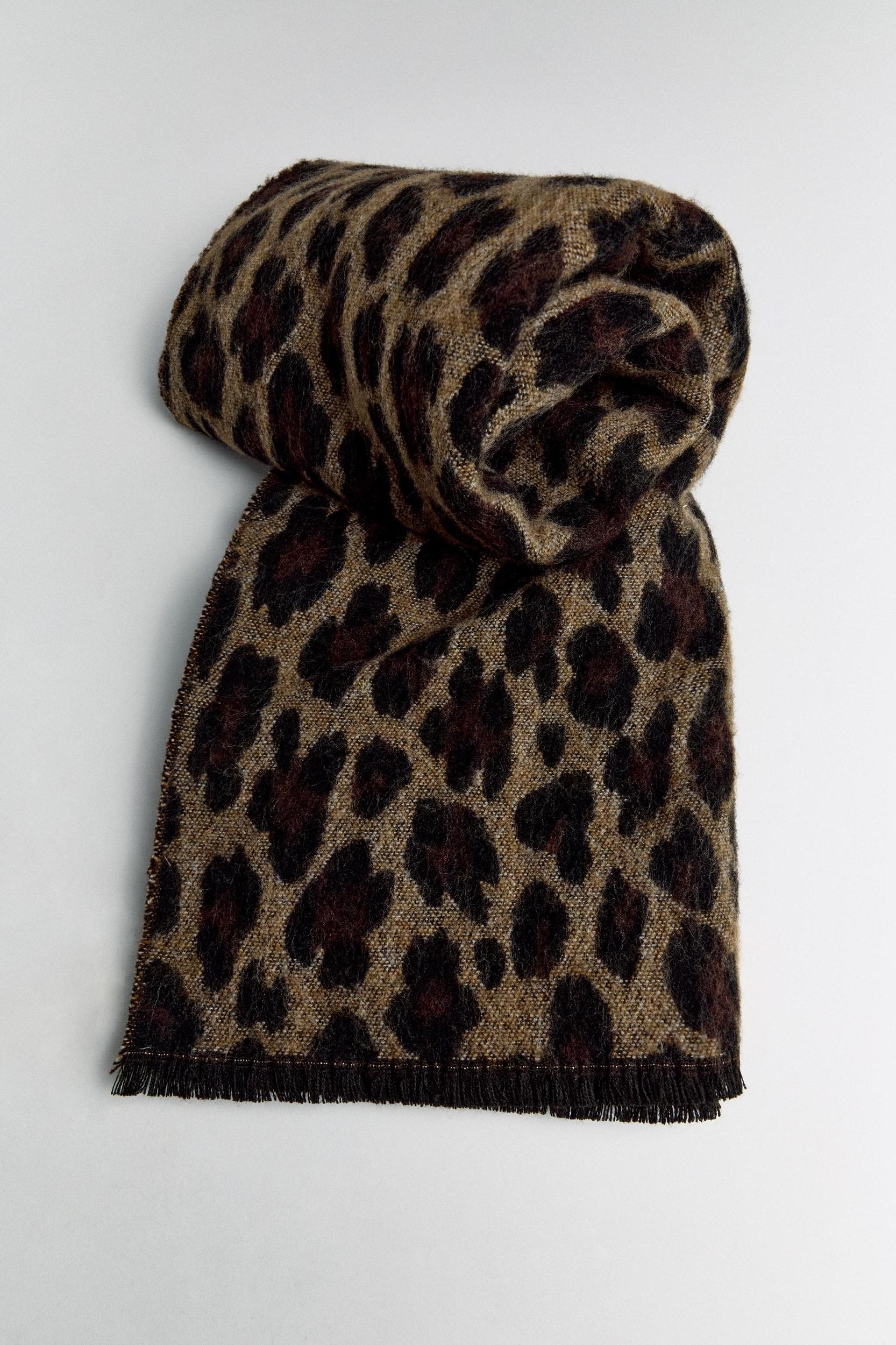 ANIMAL PRINT SCARF Product Image