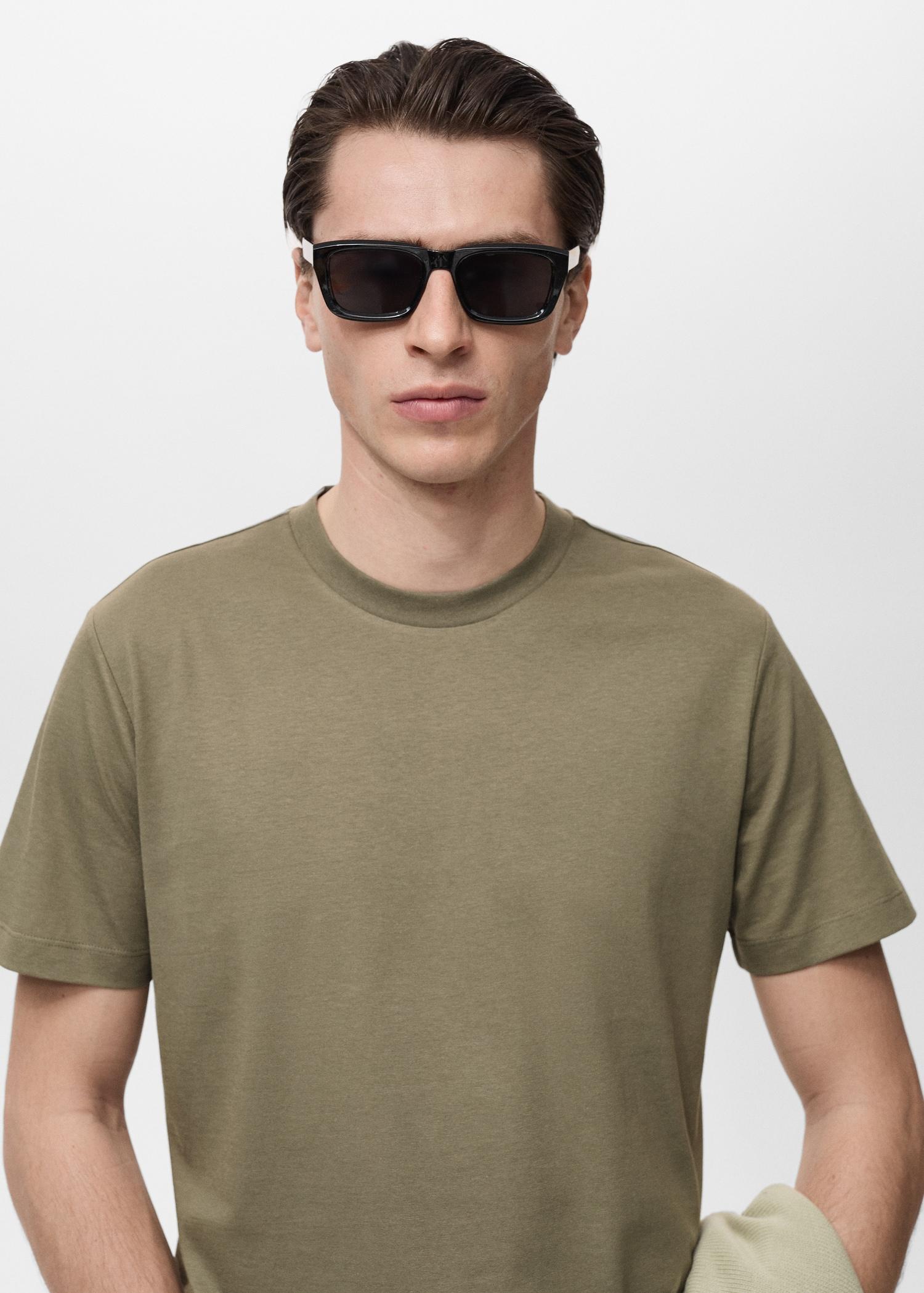 100% cotton slim-fit t-shirt - Men | MANGO USA Product Image