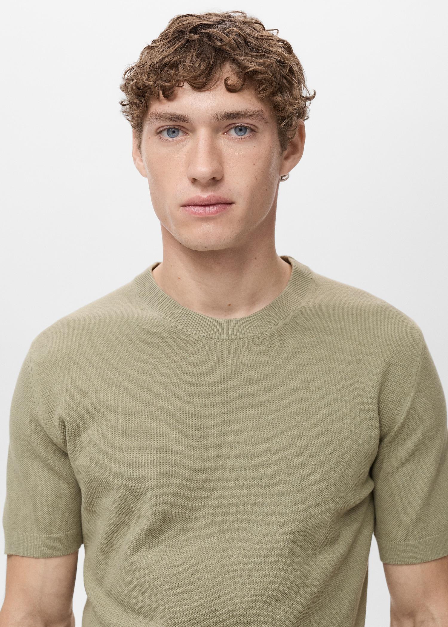 Cotton fine-knit t-shirt - Men | MANGO USA Product Image