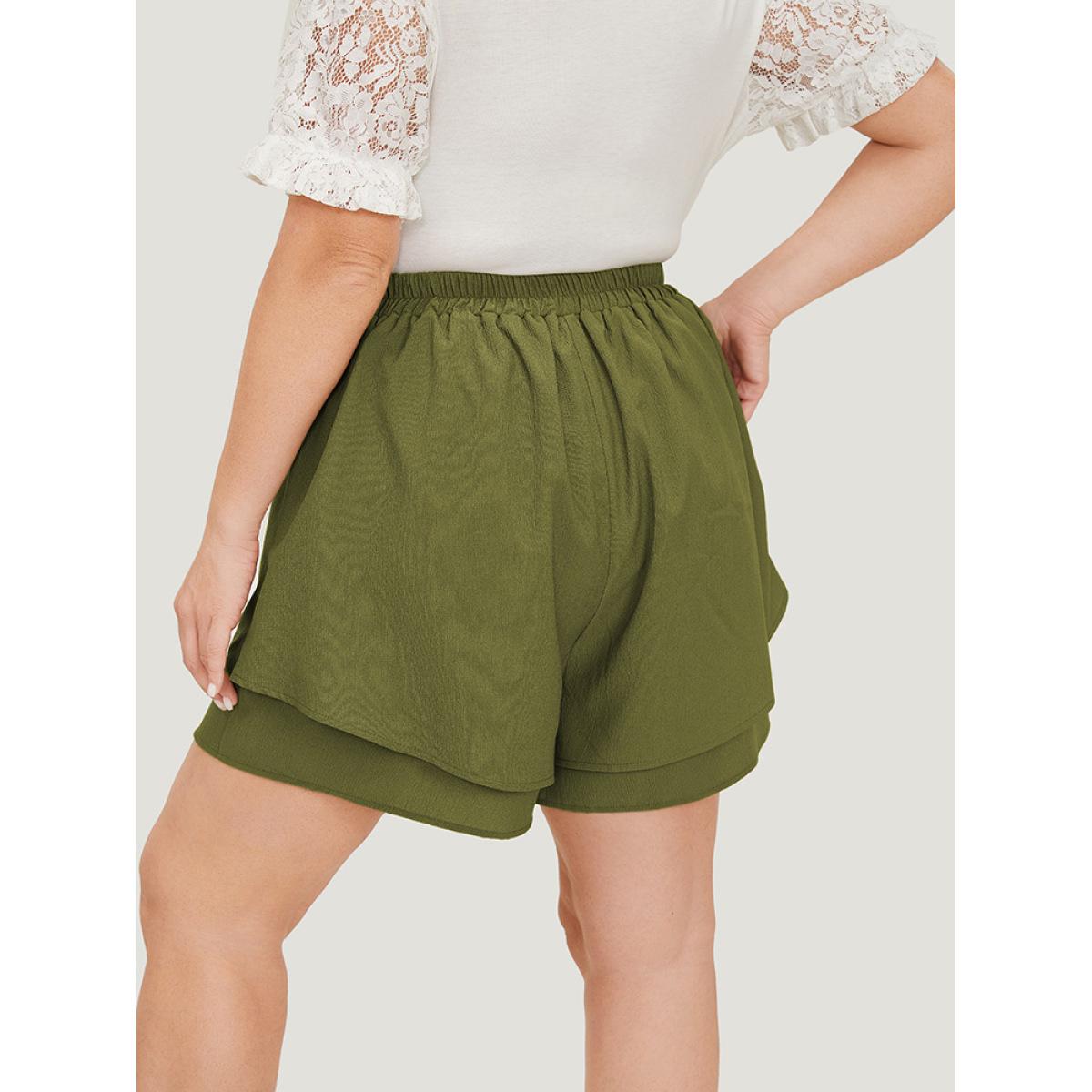 Plus Size Plain Pocket Layered Hem Shorts Women ArmyGreen Elegant Plain Dailywear Shorts BloomChic 14-16/1X Product Image