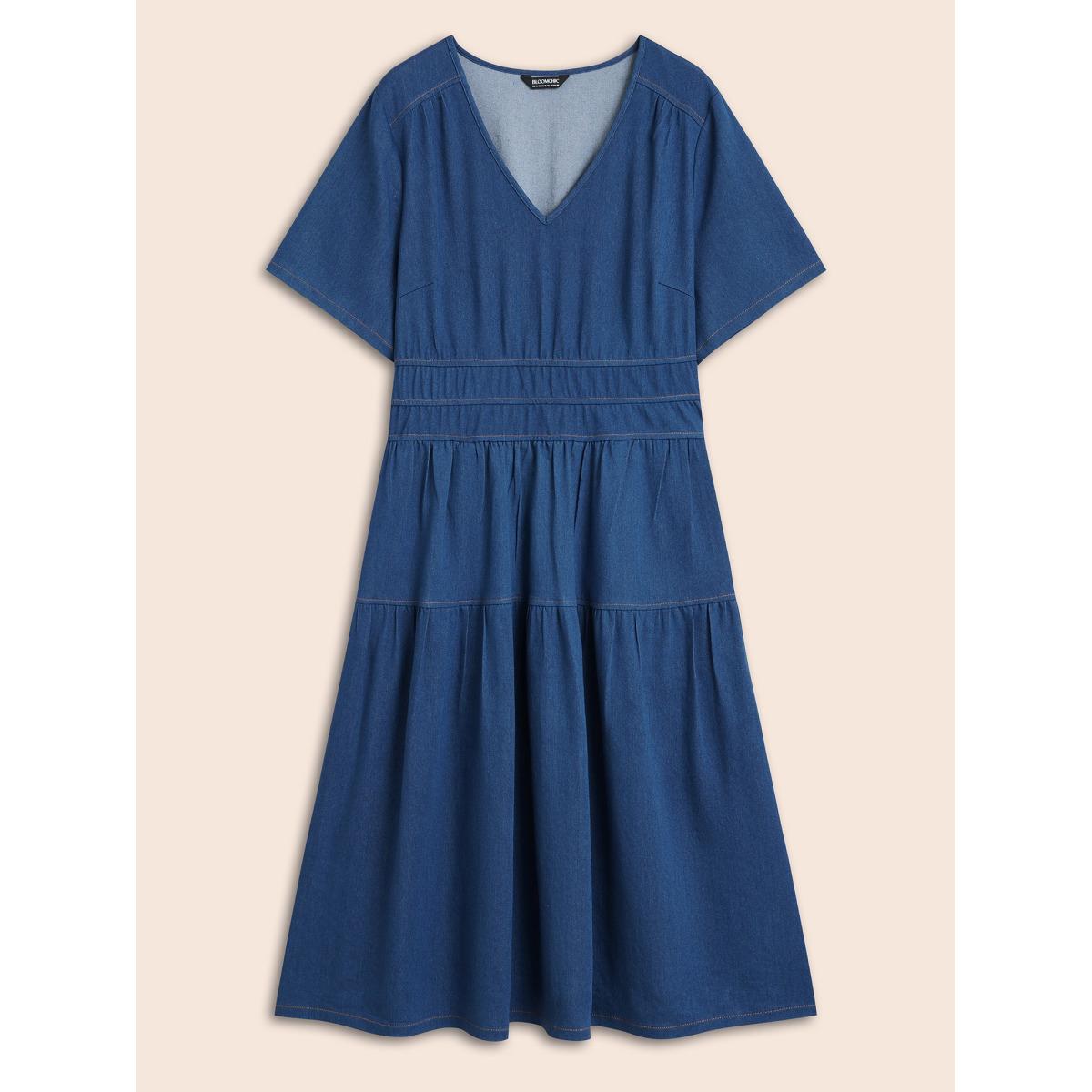 Plus Size Stretch Denim Pockets Tiered Midi Dress DarkBlue Women Resort Topstitching V-neck Short sleeve Curvy BloomChic 26/4X Product Image