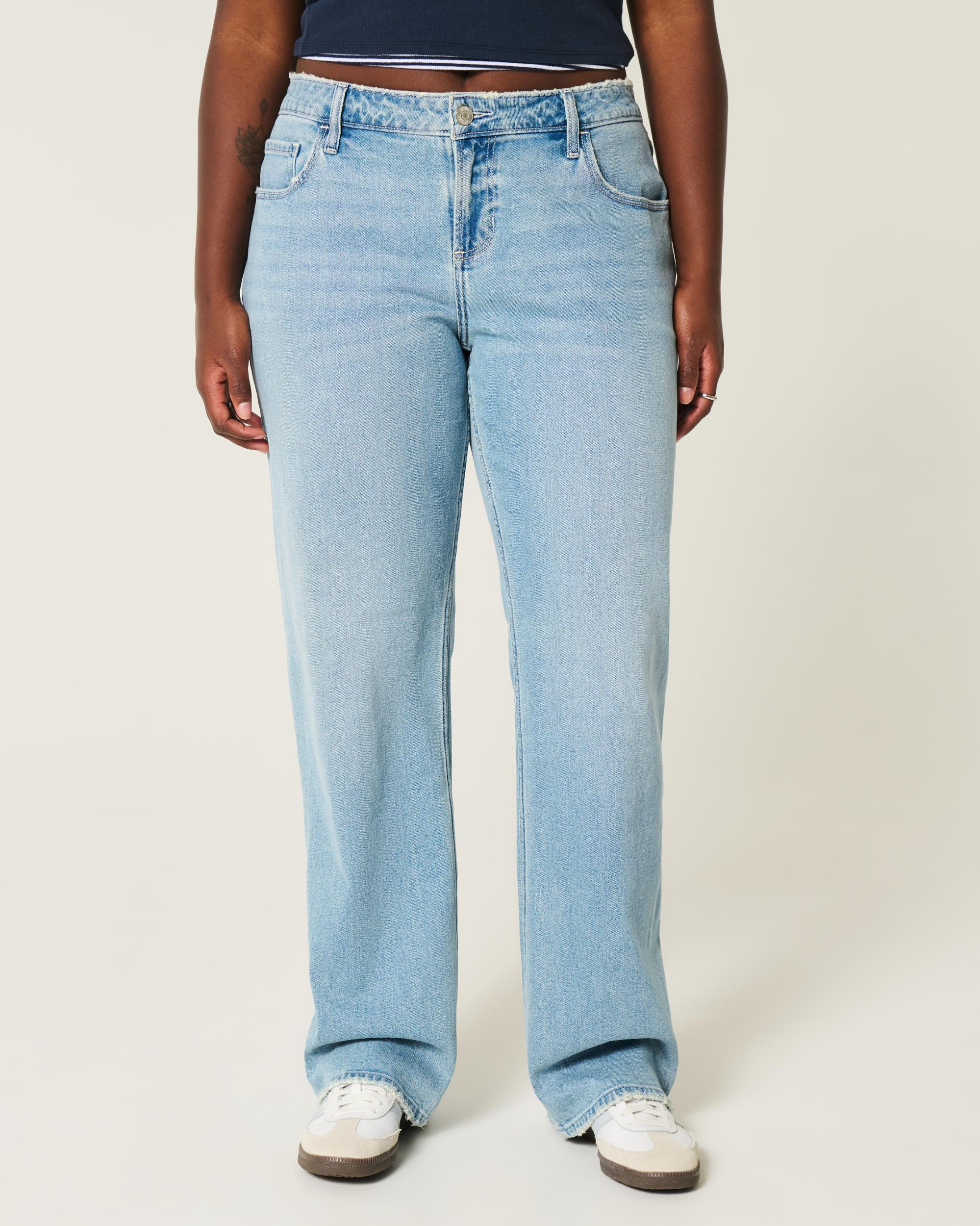 Curvy Low-Rise Light Wash Relaxed Straight Jeans Product Image