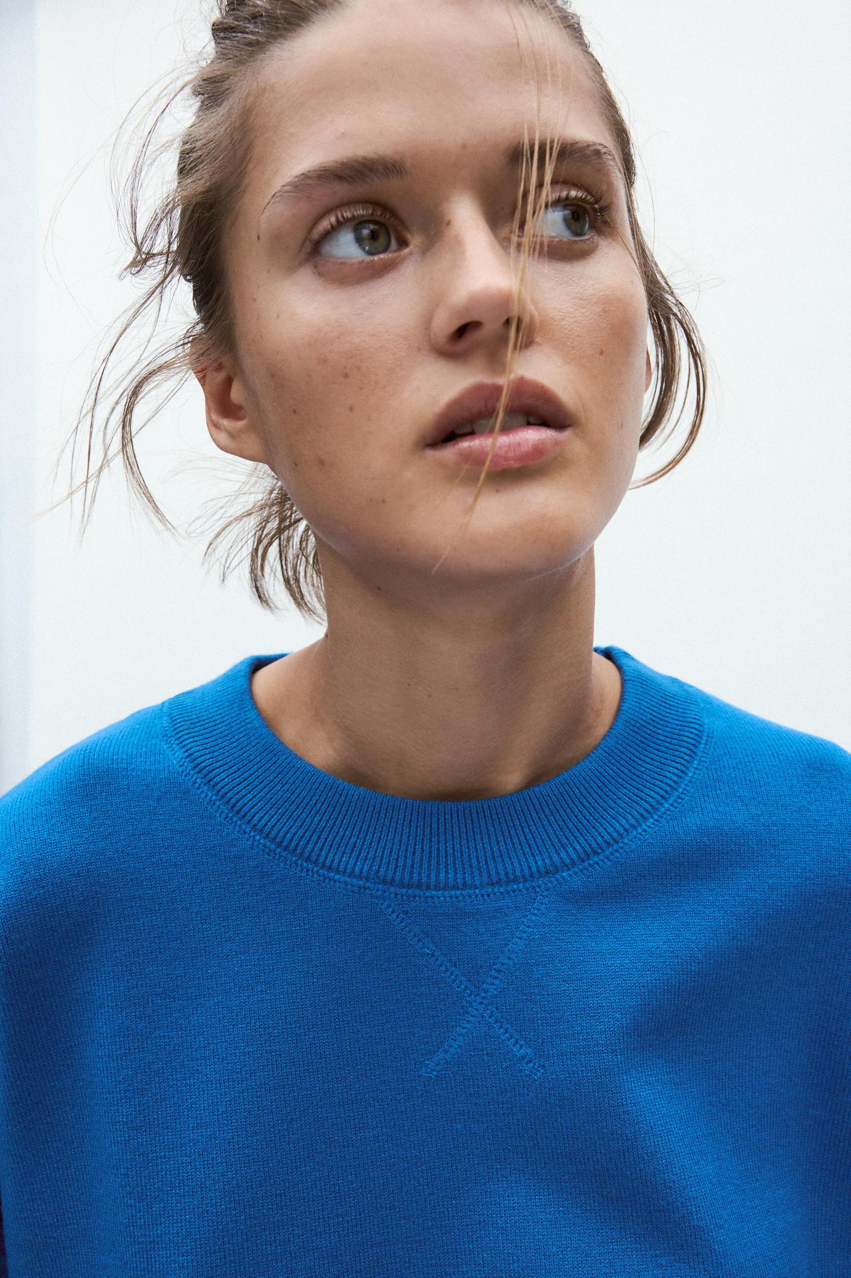 PLAIN KNIT SWEATSHIRT Product Image