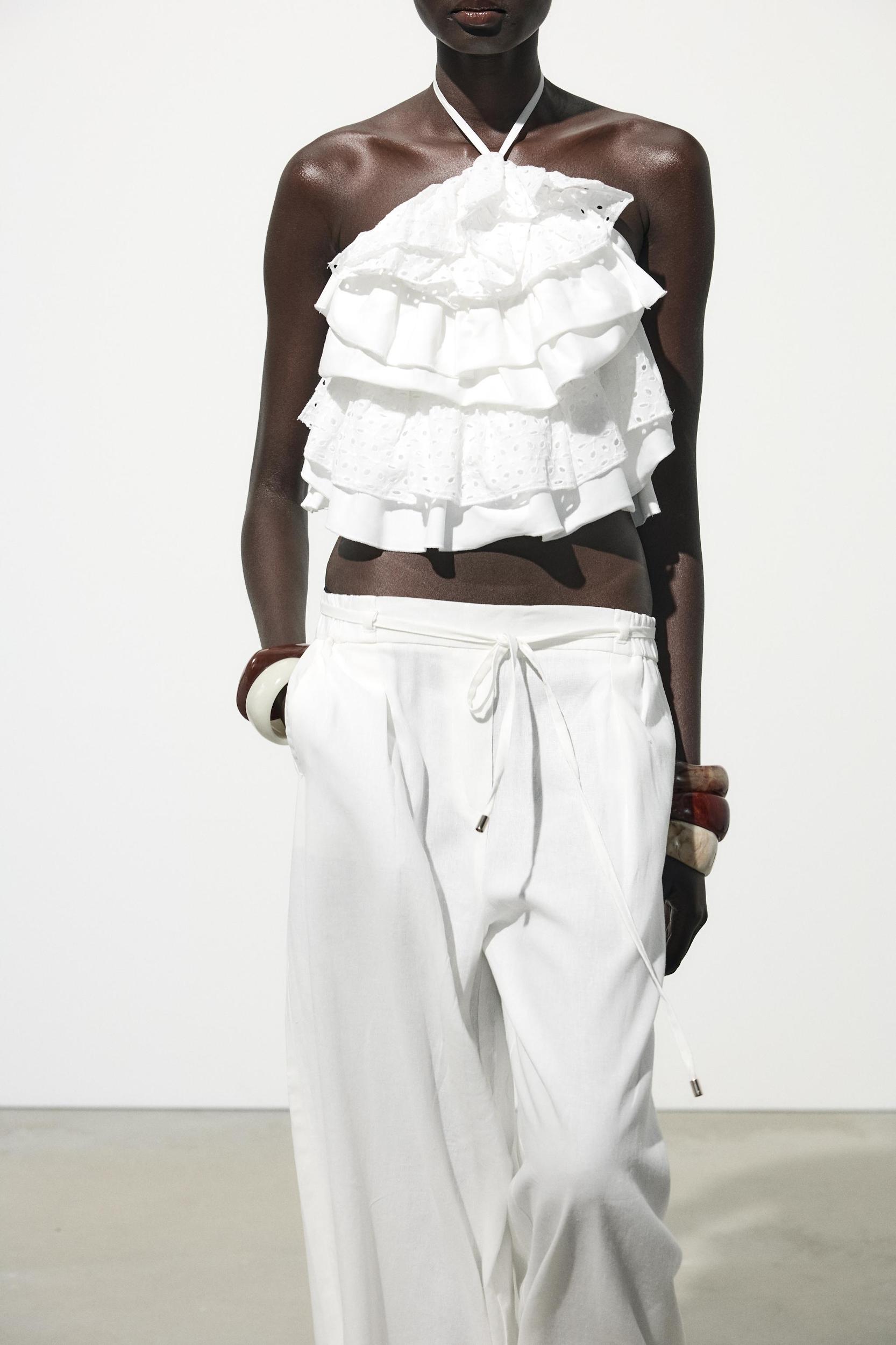 HALTER RUFFLE TOP Product Image