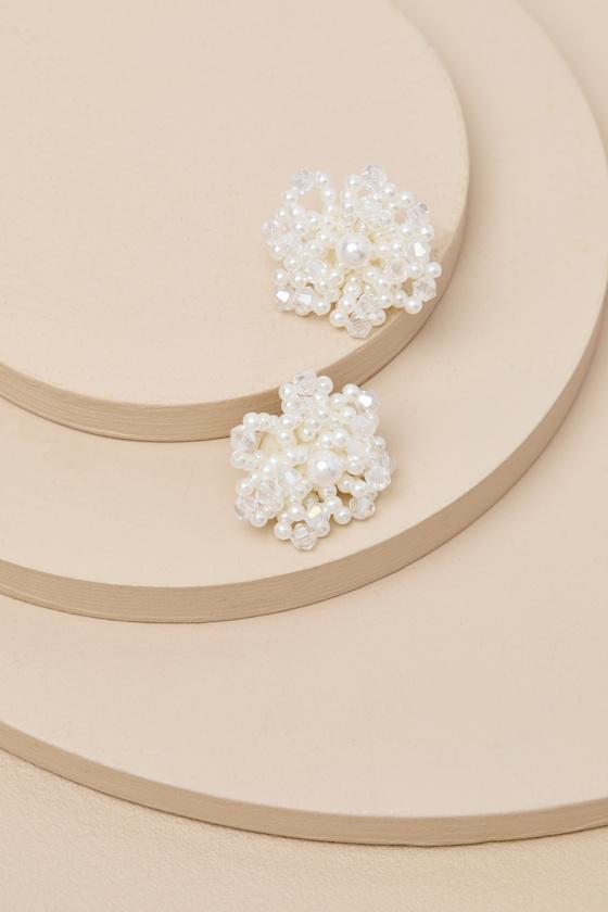 Loreah White Pearl Beaded Floral Earrings Product Image
