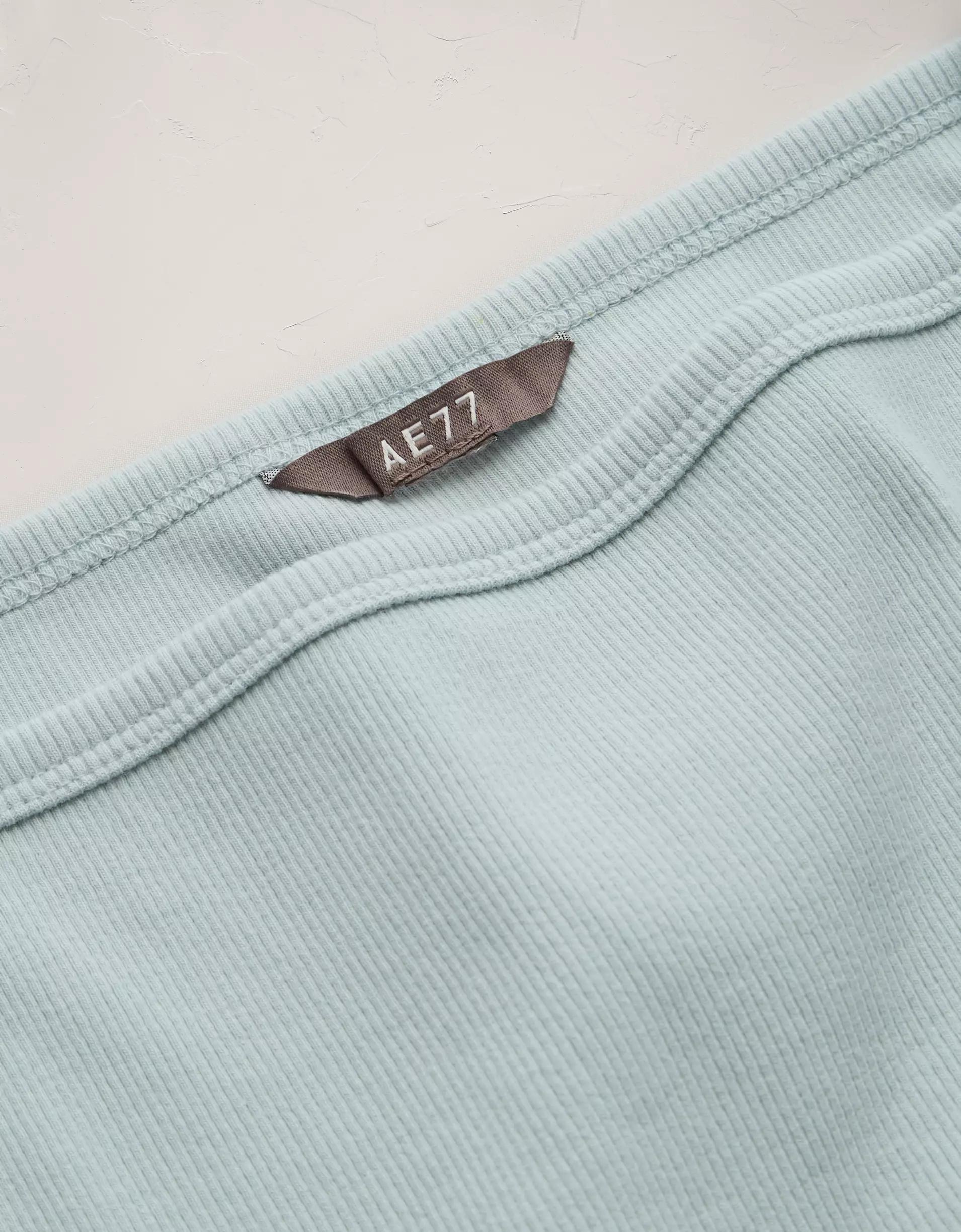 AE77 Premium Straight Neck Tank Top Product Image