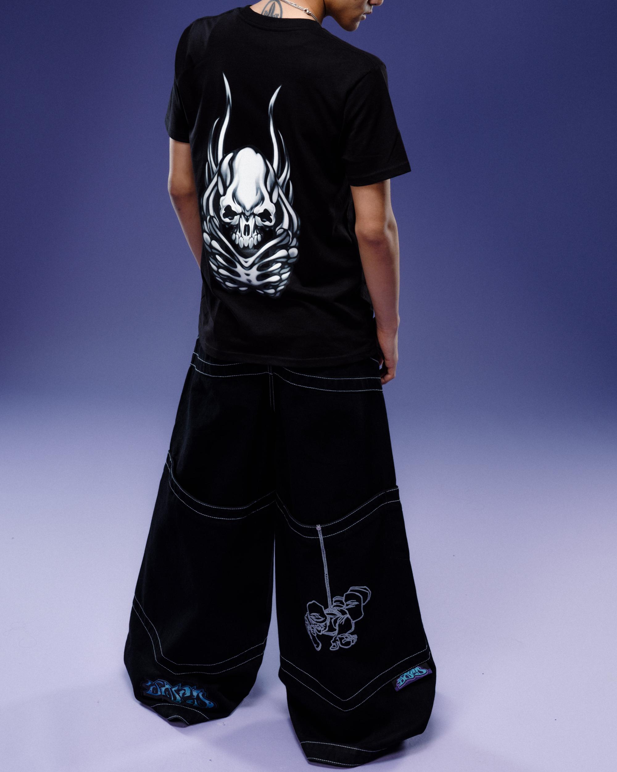 Alien Skull Tee. Black. Male Product Image