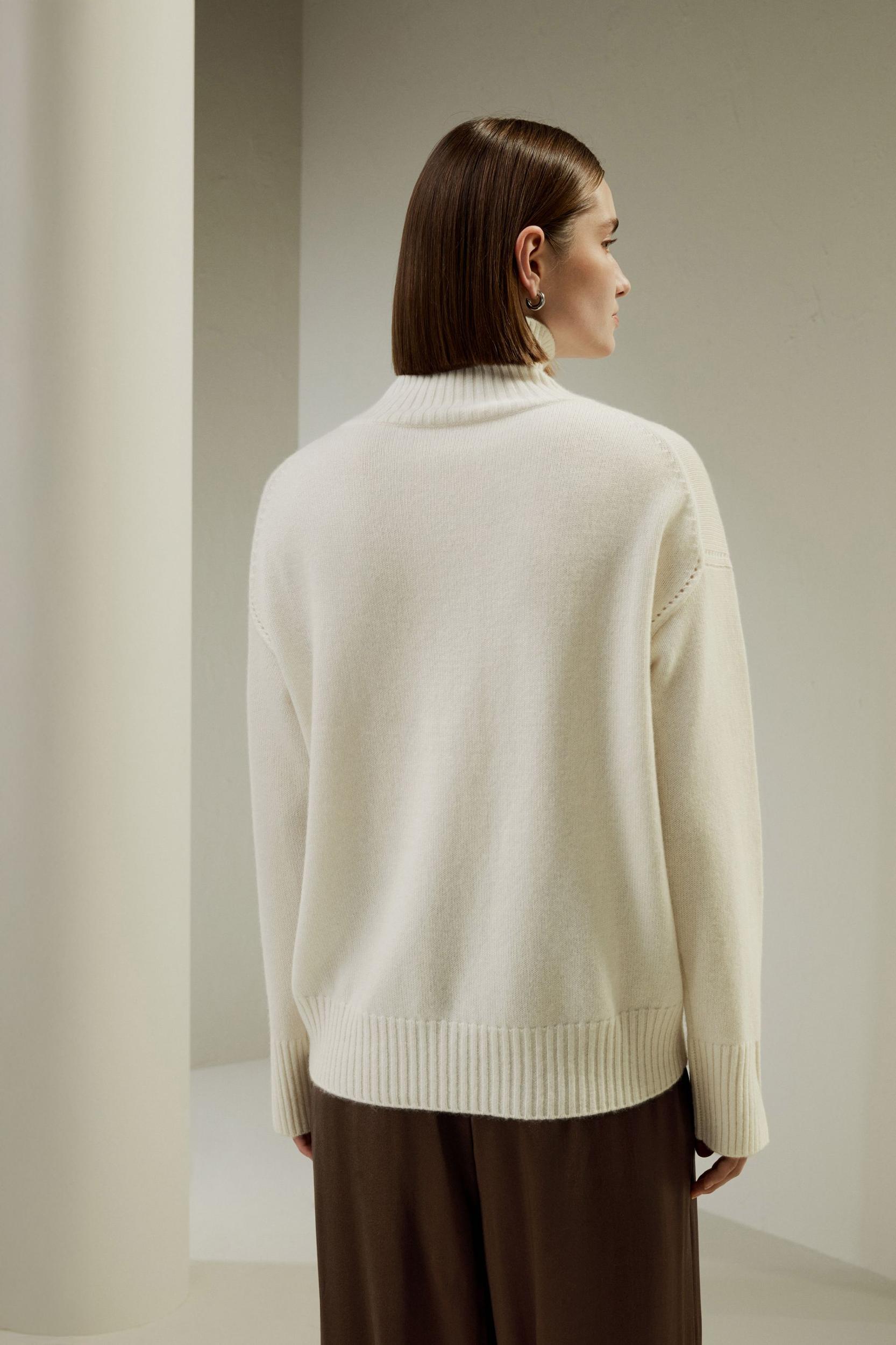 Turtleneck Relaxed-Fit Cashmere Sweater Product Image