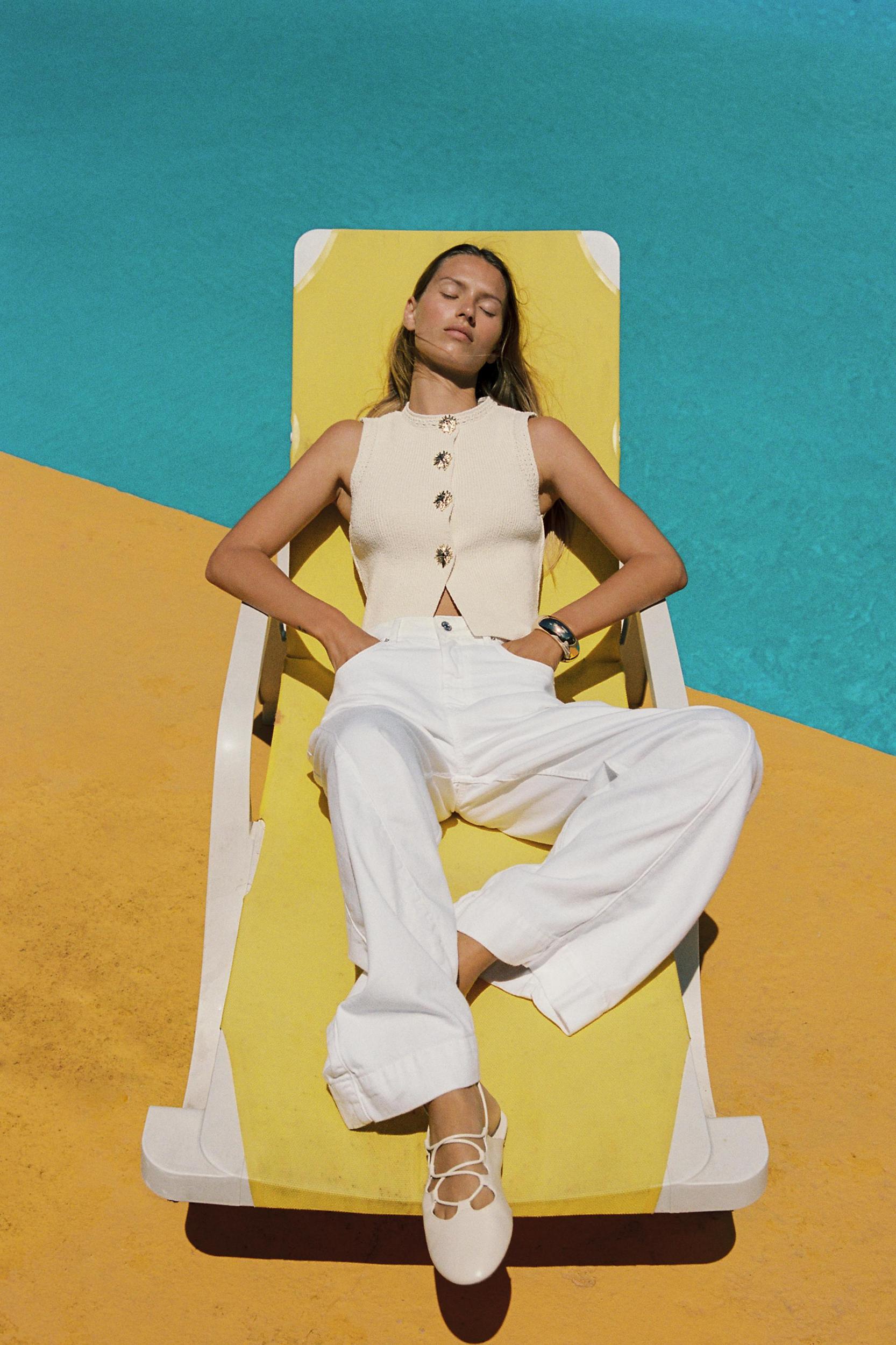 GOLD BUTTON KNIT TOP Product Image