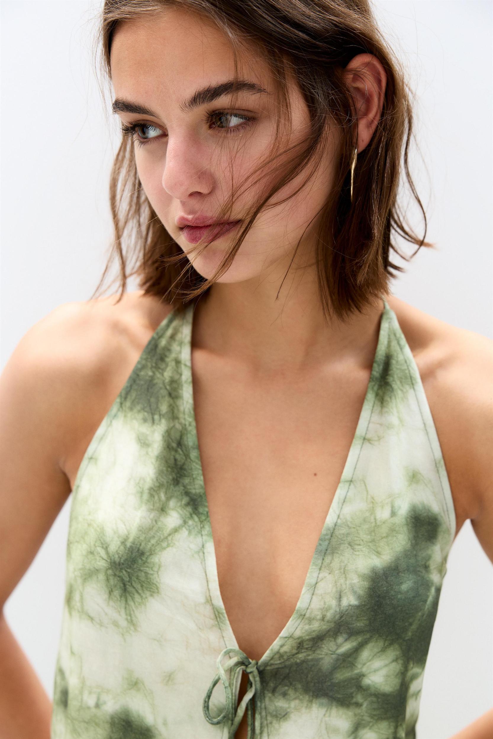 Printed halter top Product Image