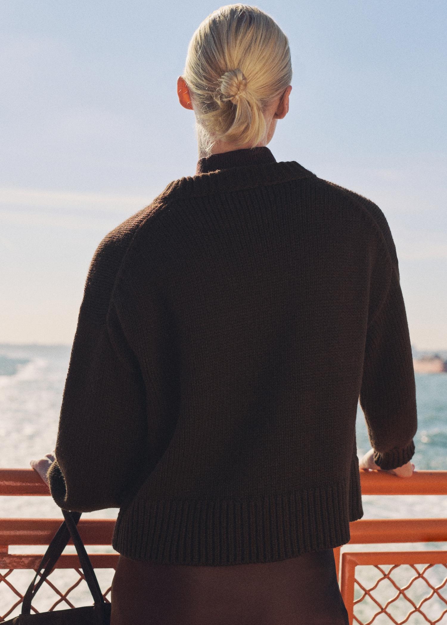 Chunky-knit sweater with ribbed trims - Women | MANGO USA Product Image