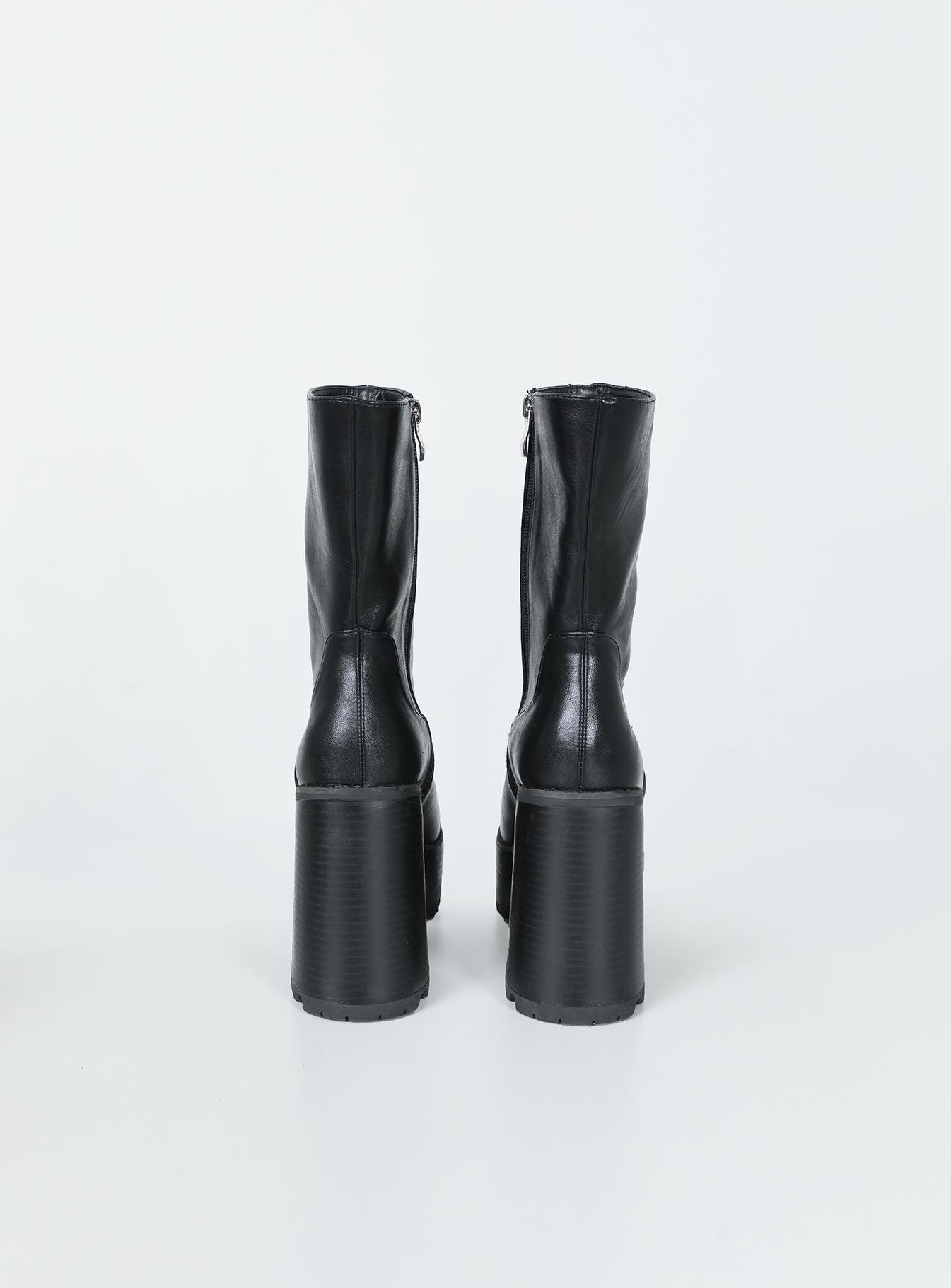 Garbo Boots Black Product Image