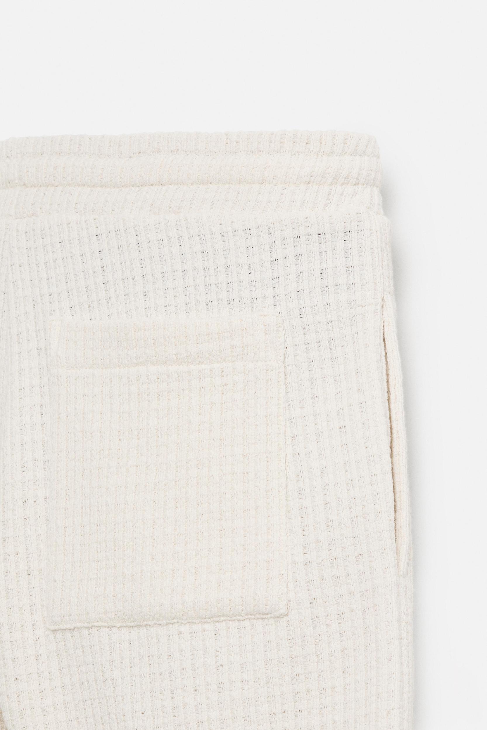 TEXTURED JOGGER SHORTS Product Image