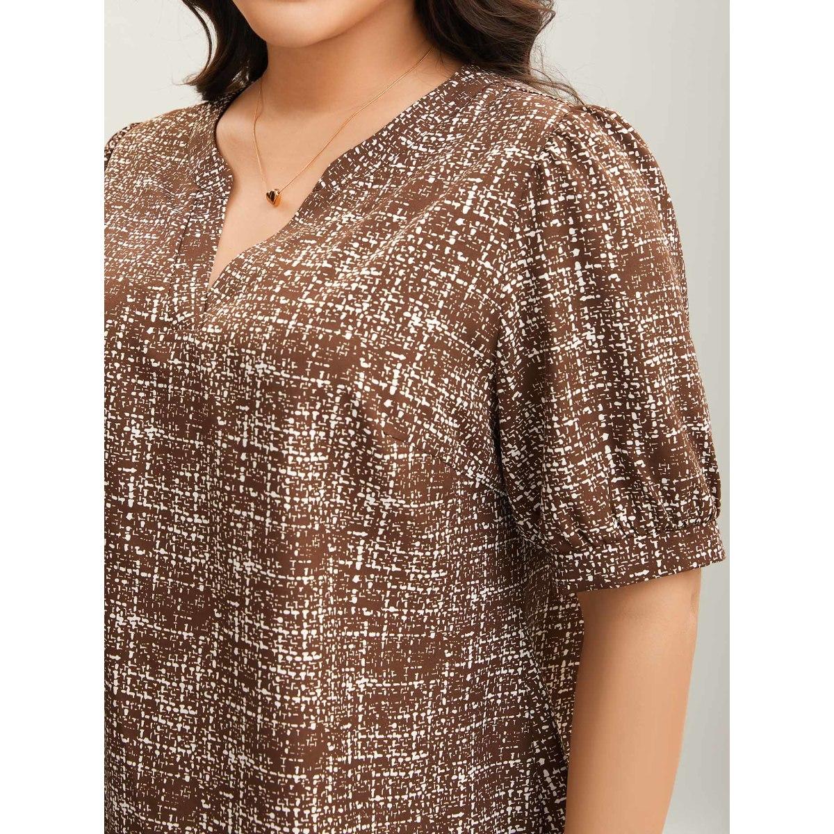 Plus Size DarkBrown Geometric Print Puff Sleeve Blouse Women Elegant Short sleeve Flat collar with V-notch Everyday Blouses BloomChic 26/4X Product Image