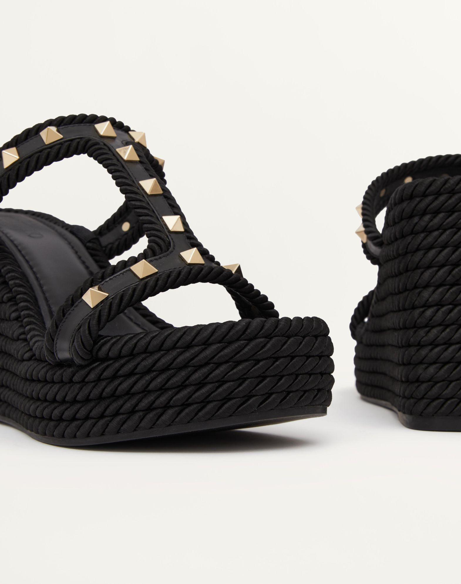 Rockstud Wedge In Calfskin 90Mm Product Image