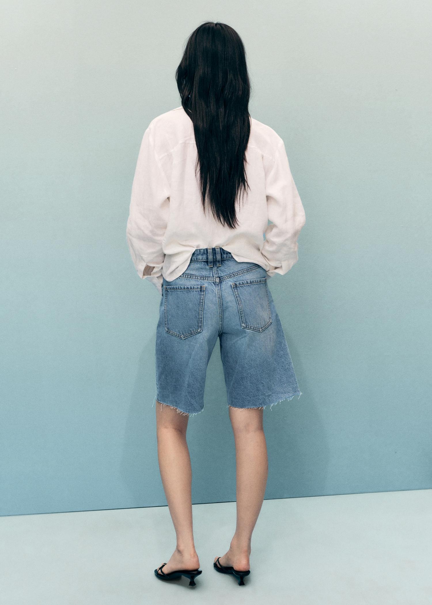 Frayed hem denim shorts - Women | MANGO USA Product Image
