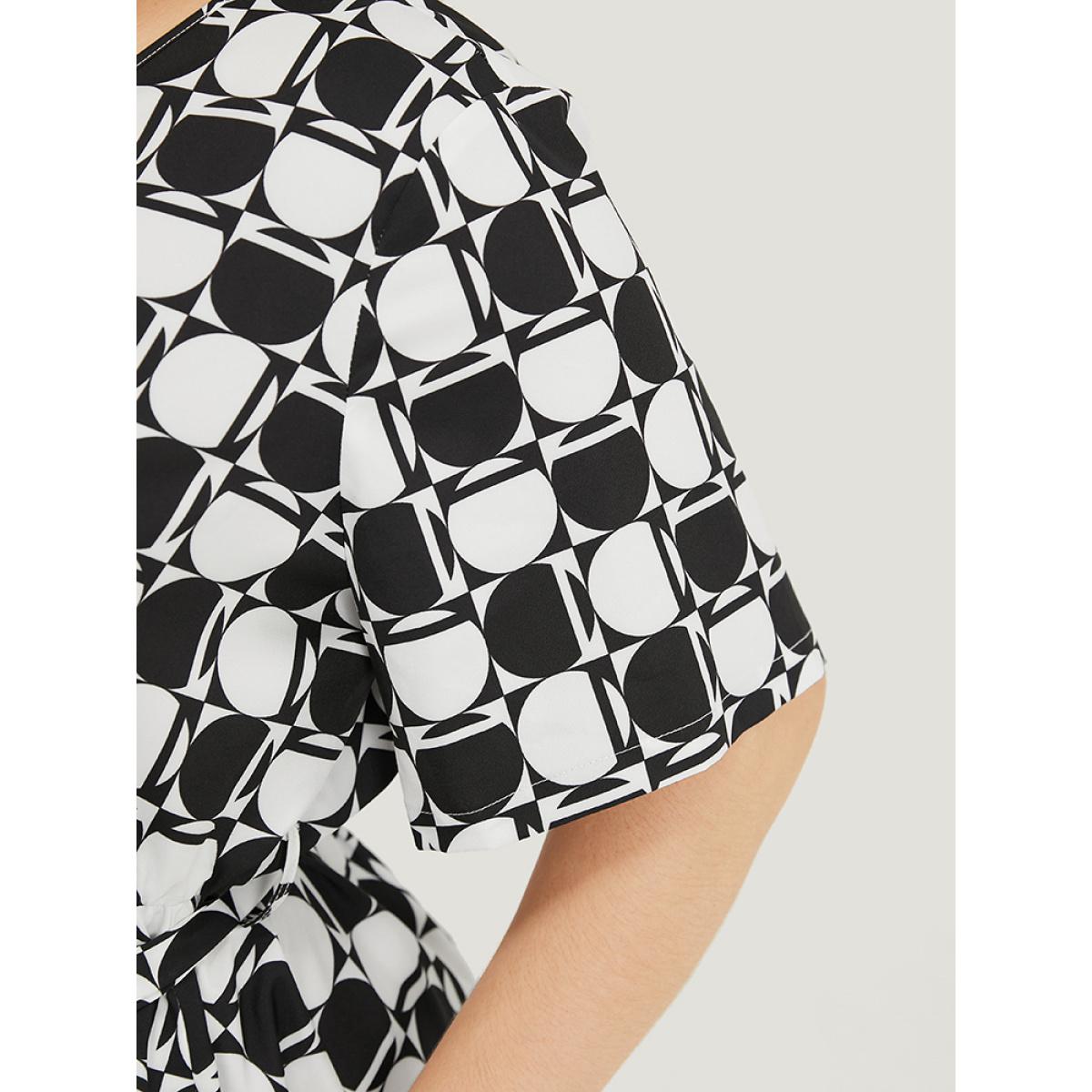 Plus Size Geometric Print Pocket Belted V Neck Dress Multicolor Women Elegant Contrast V-neck Short sleeve Curvy Knee Dress BloomChic 14-16/1X Product Image