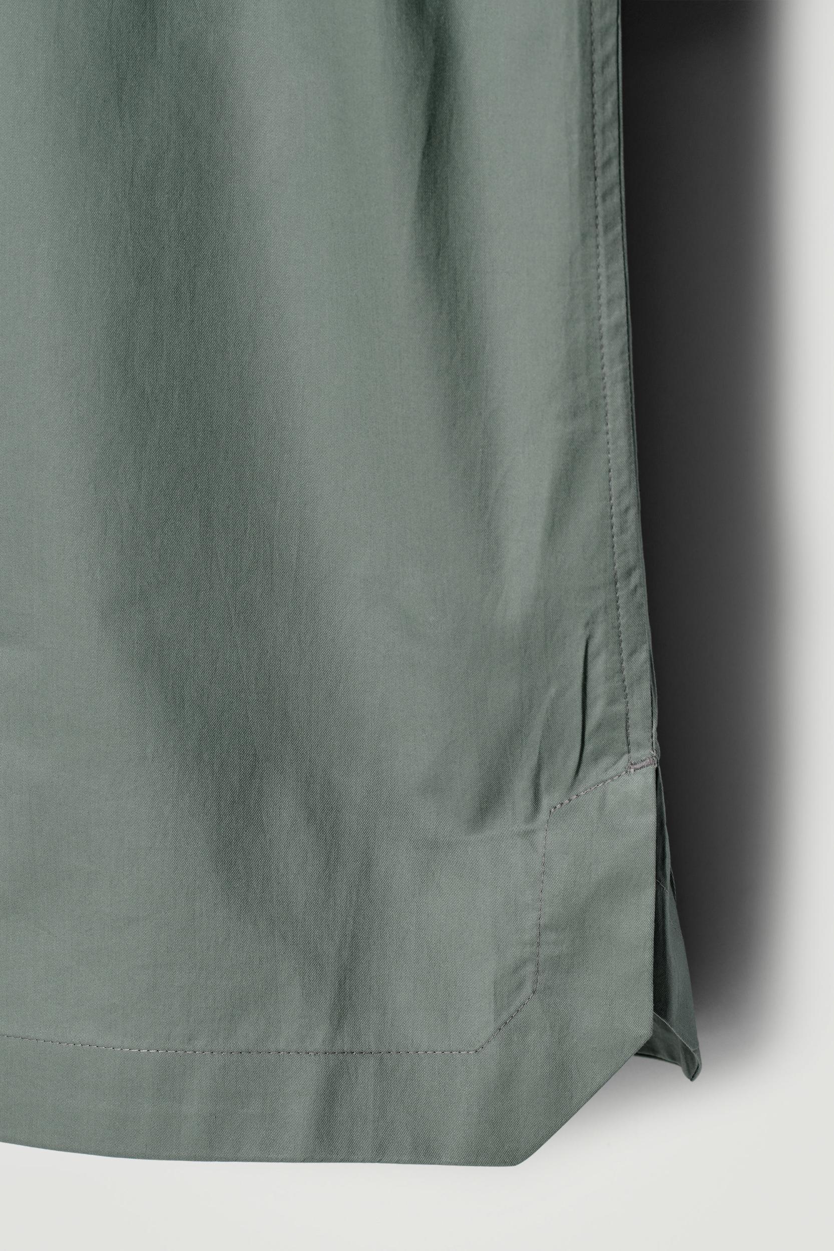 BOXY SHORT-SLEEVED COTTON SHIRT Product Image