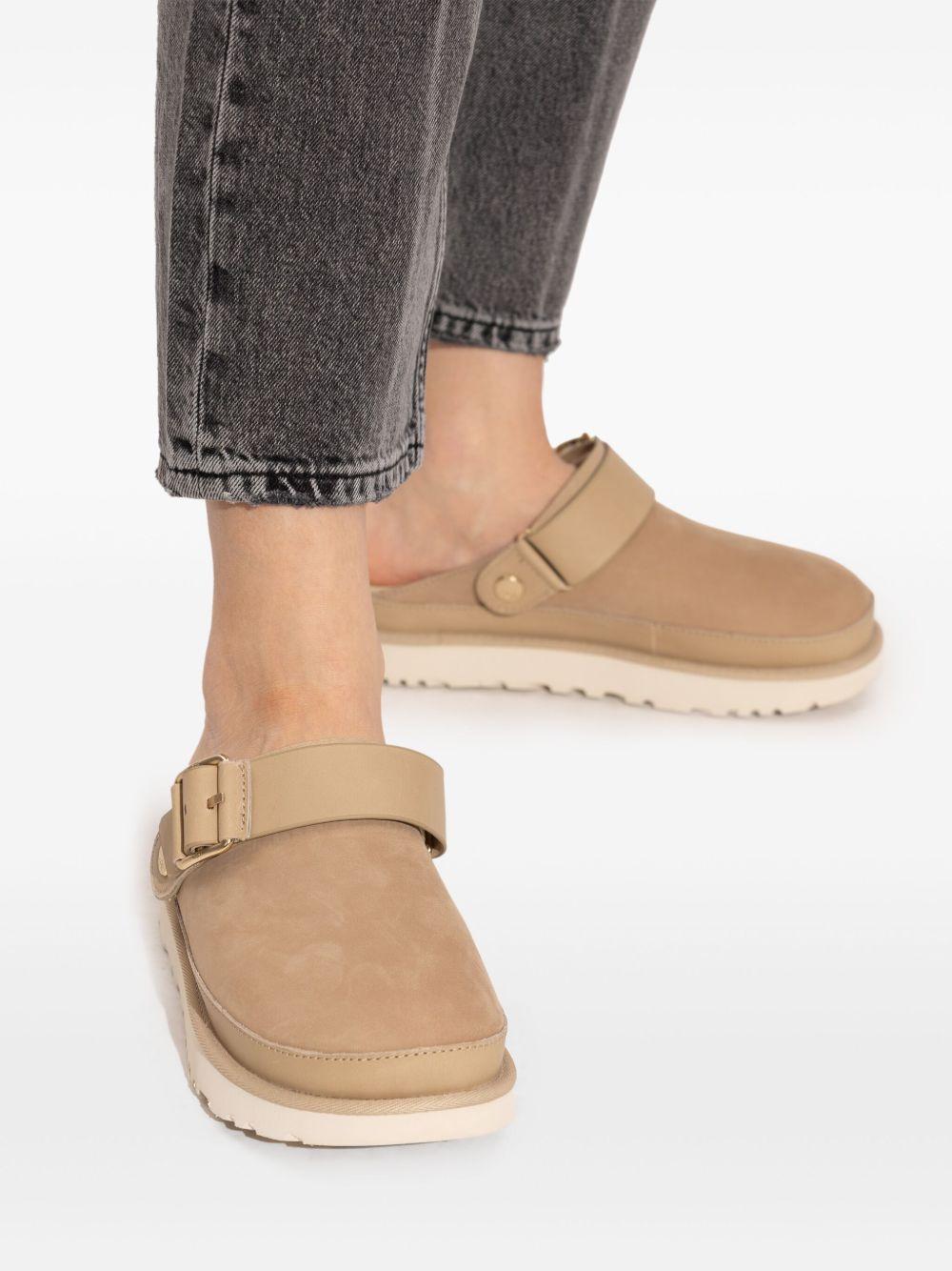 Goldenstar slippers Product Image