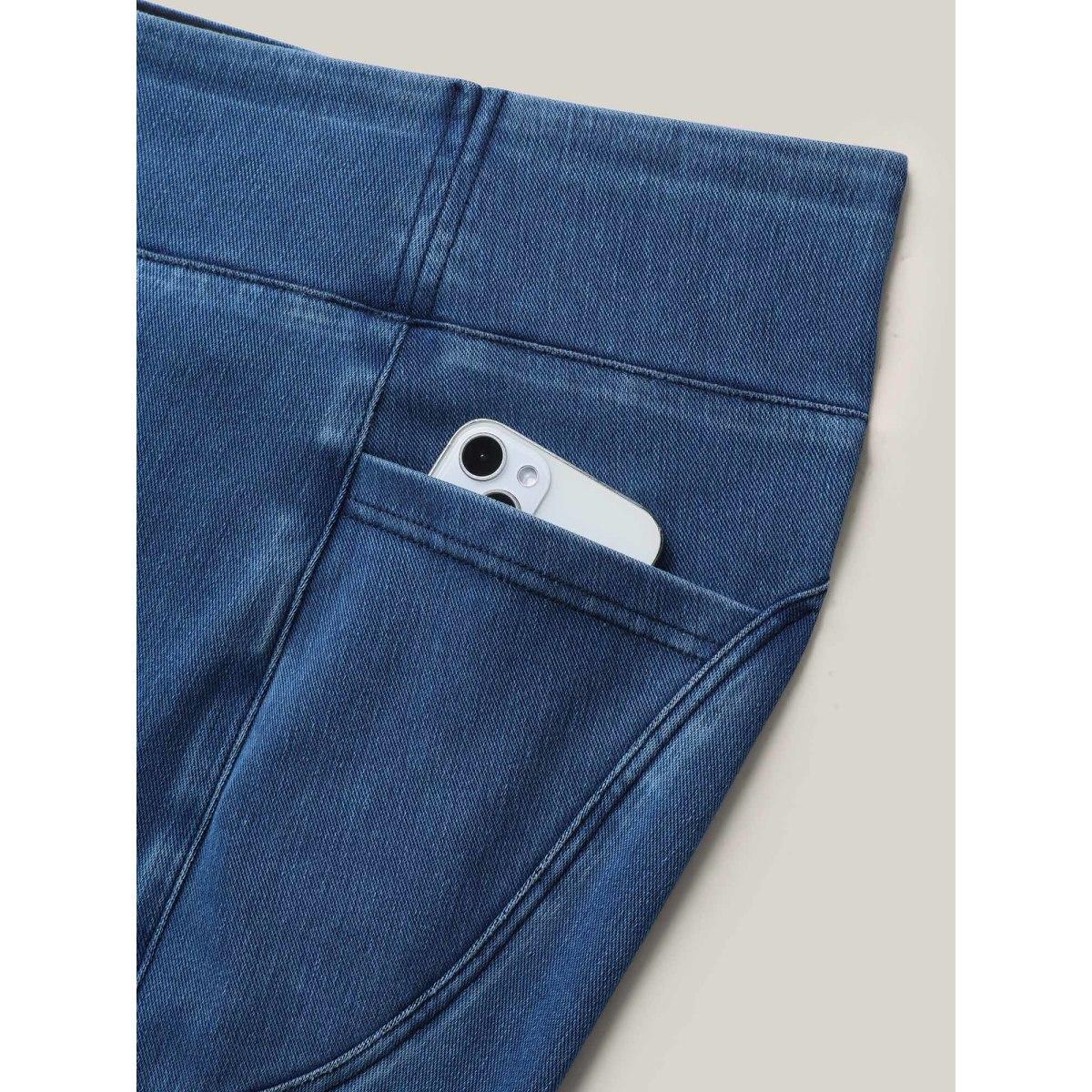 Plus Size Pull-On Stretchy Waist Denim Shorts Women Denimblue Medium stretch Casual Slanted pocket Casual Denim Shorts BloomChic 26/4X Product Image