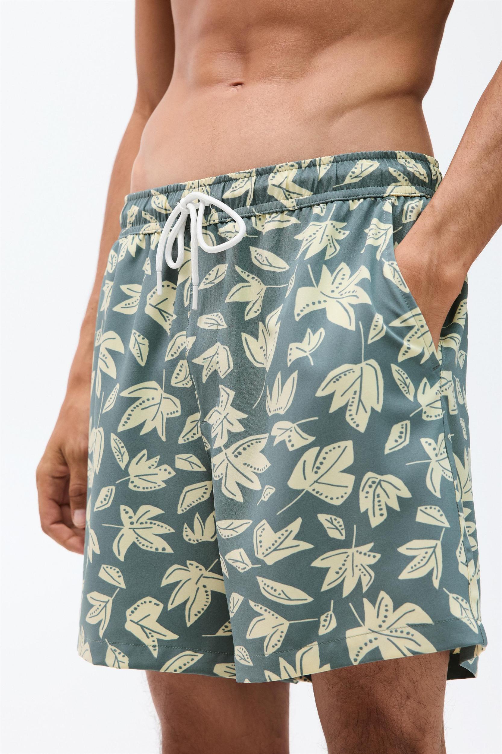 Leaf print board shorts Product Image