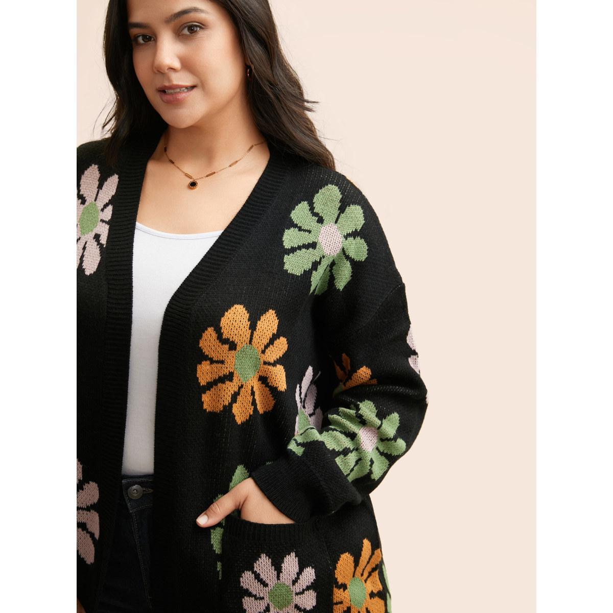 Plus Size Contrast Floral Patch Pocket Cardigan Black Women Casual Loose Long Sleeve Everyday Cardigans BloomChic 30/6X Product Image
