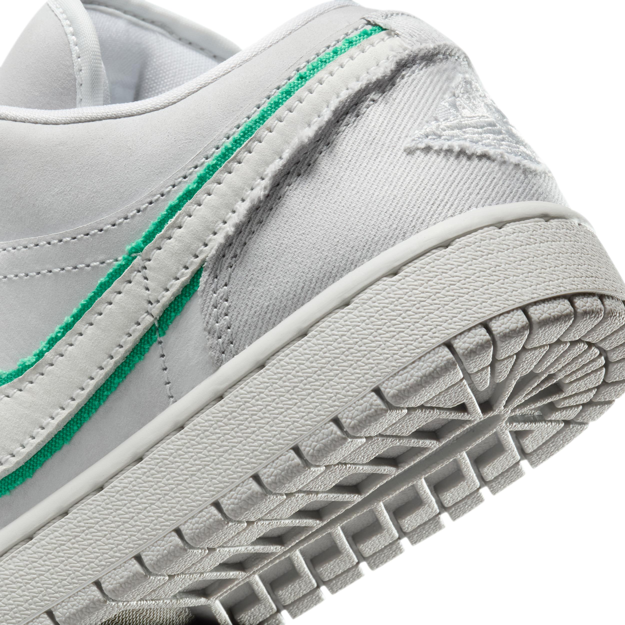 Womens Air Jordan 1 Low SE Shoes | IH3369-077 Product Image