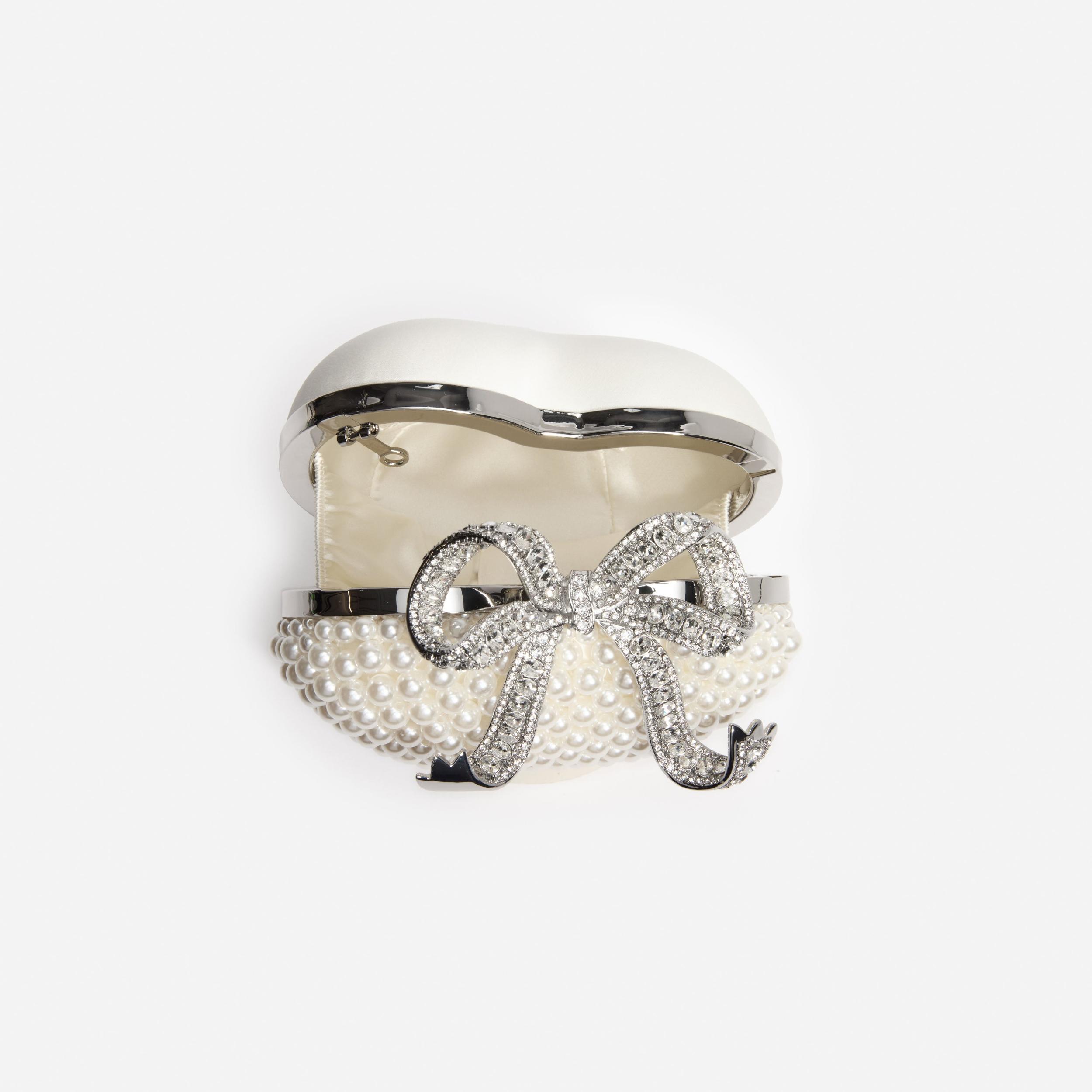 Pearl Heart Clutch Bag Product Image